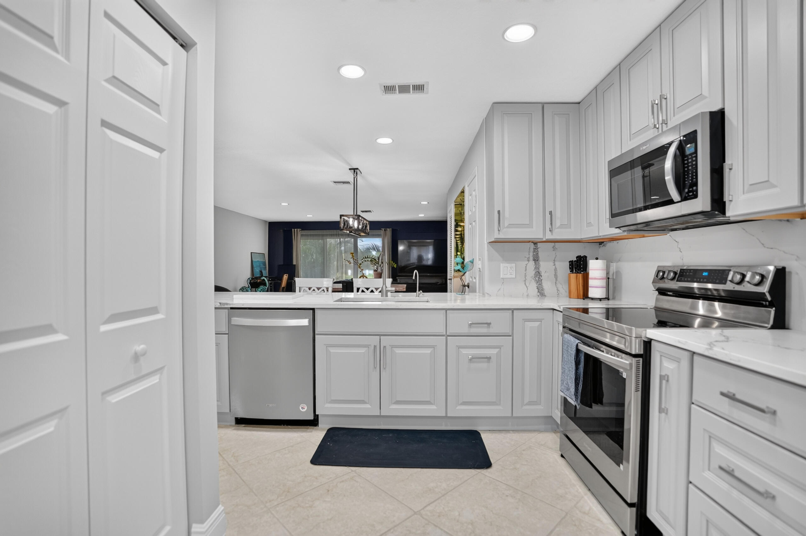 400 CANAL Point S 130