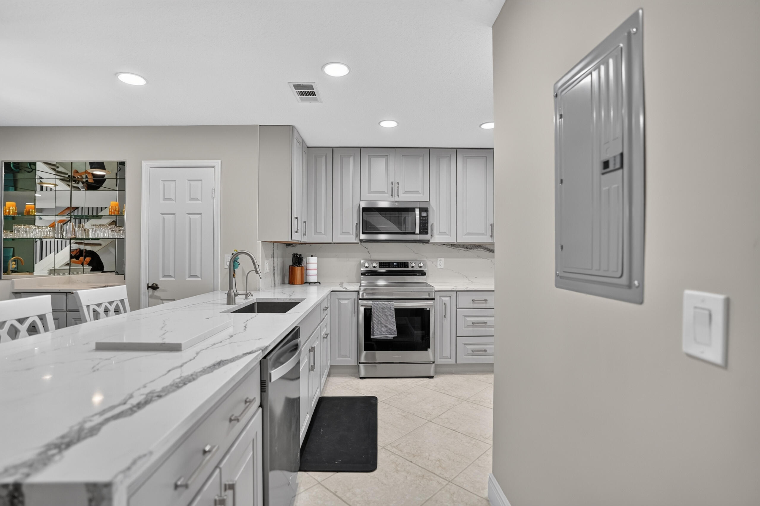 400 CANAL Point S 130