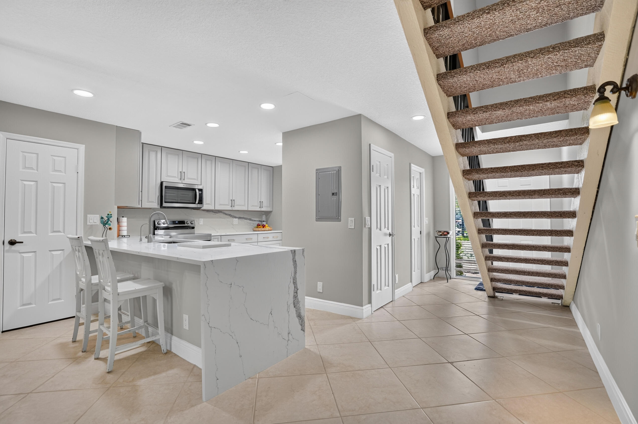 400 CANAL Point S 130