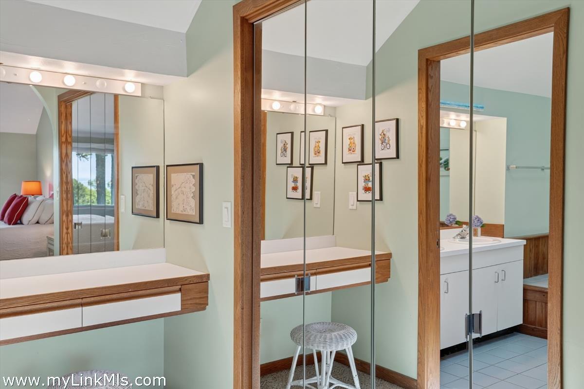 40 Hidden Cove Road Unit 2 # 2