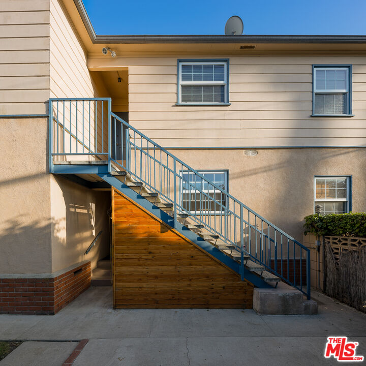 1121 Grant Ave