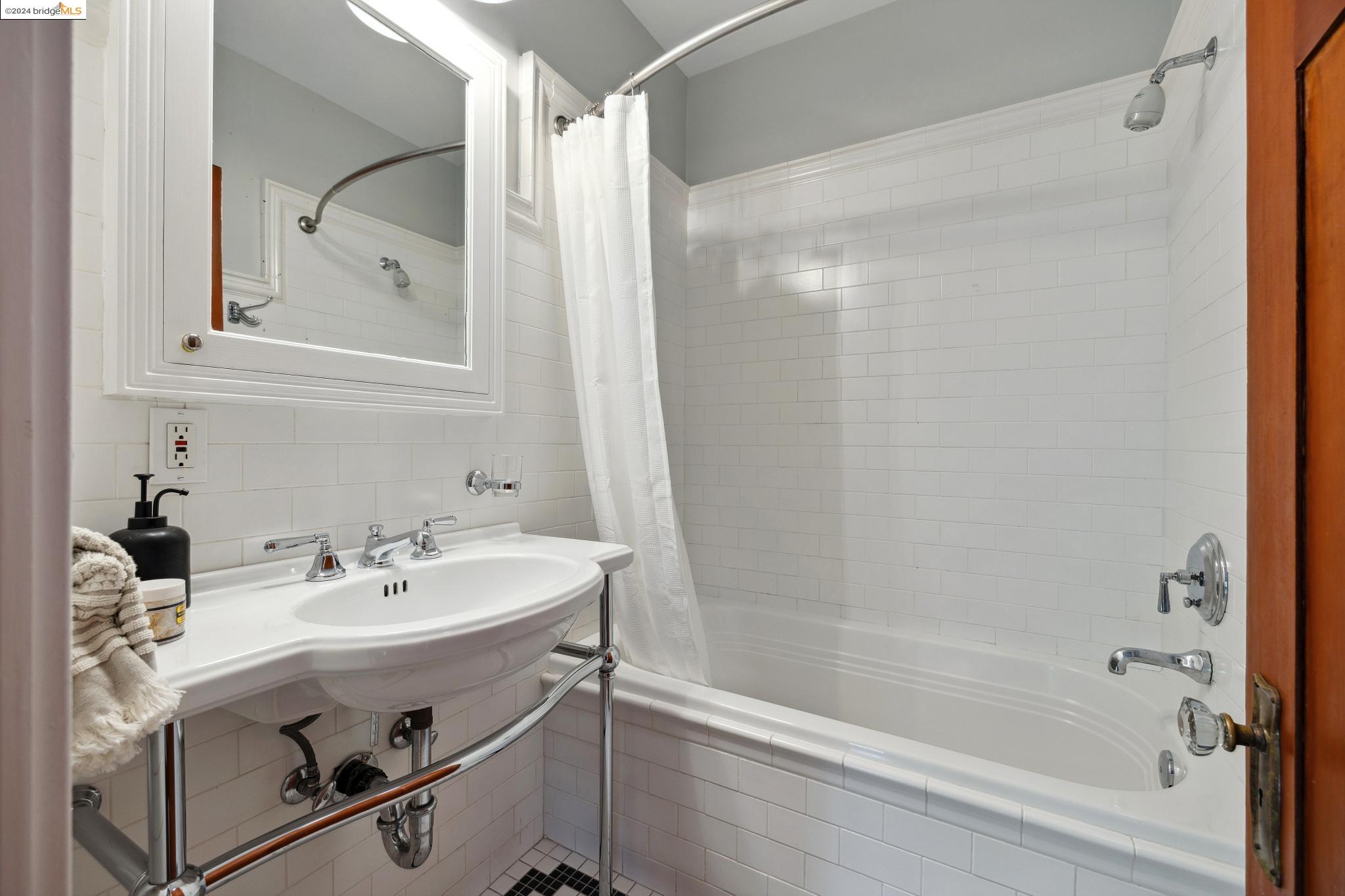 38 Brookside Ave