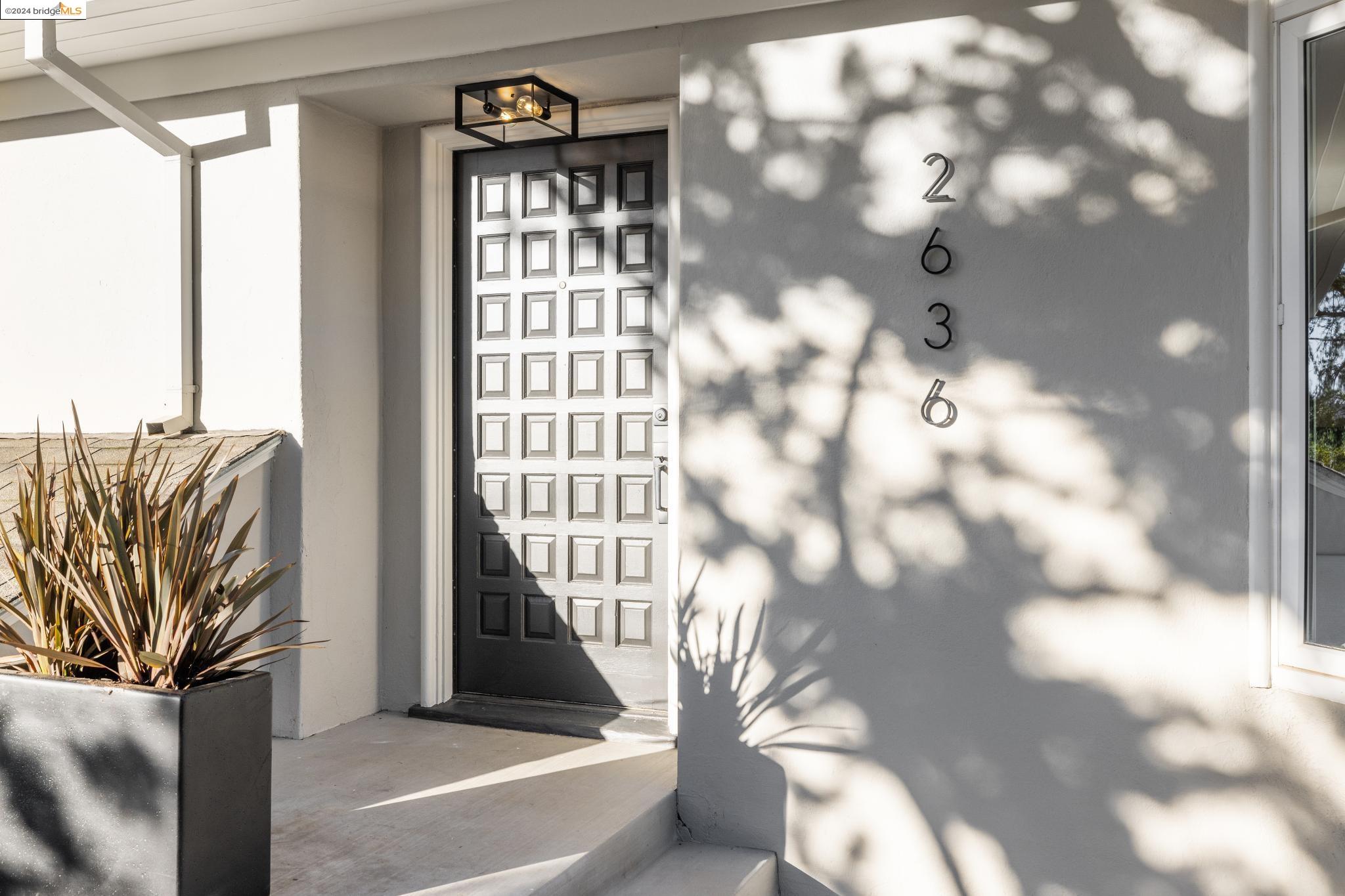 2636 La Cuesta Ave