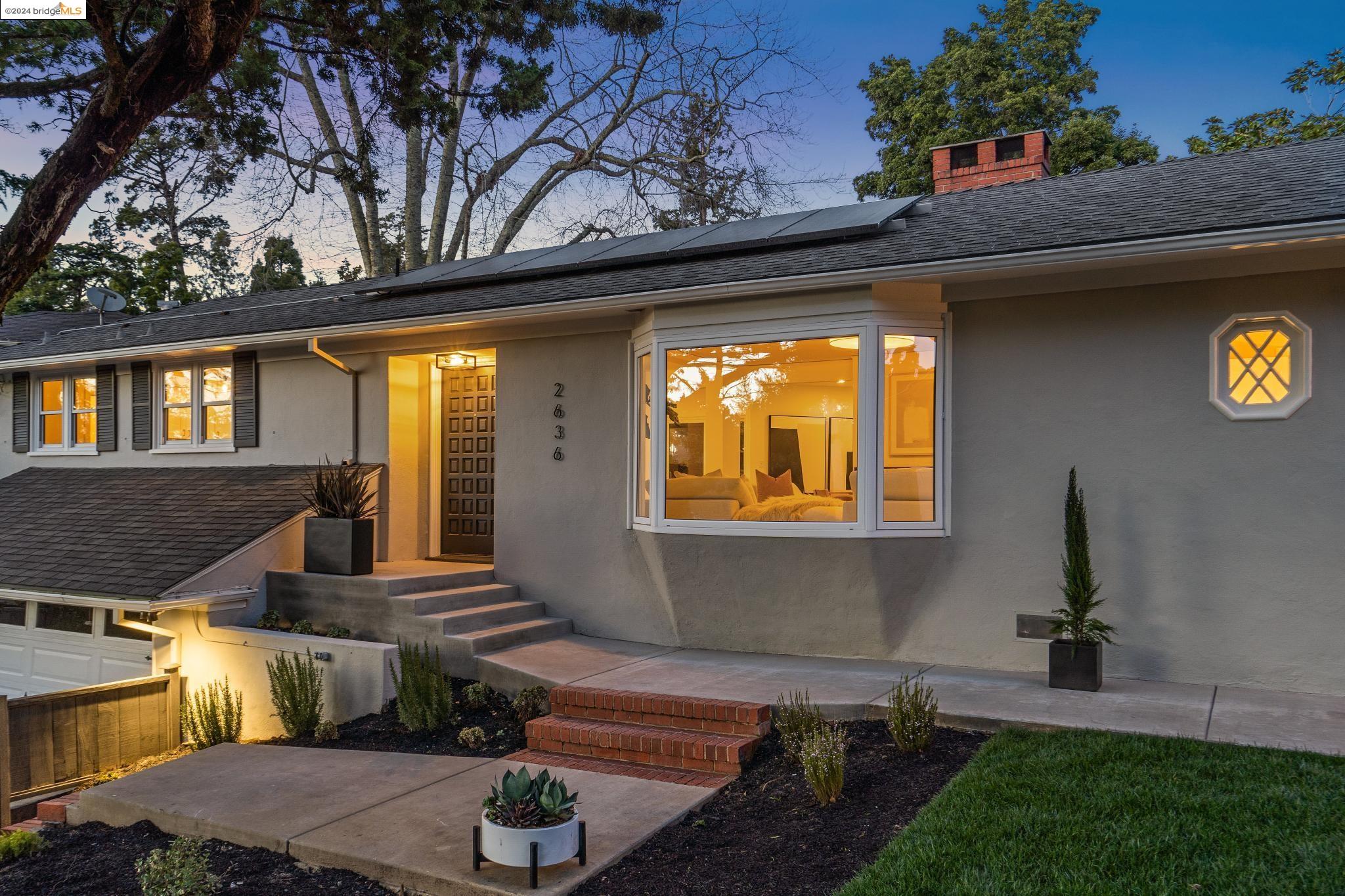 2636 La Cuesta Ave
