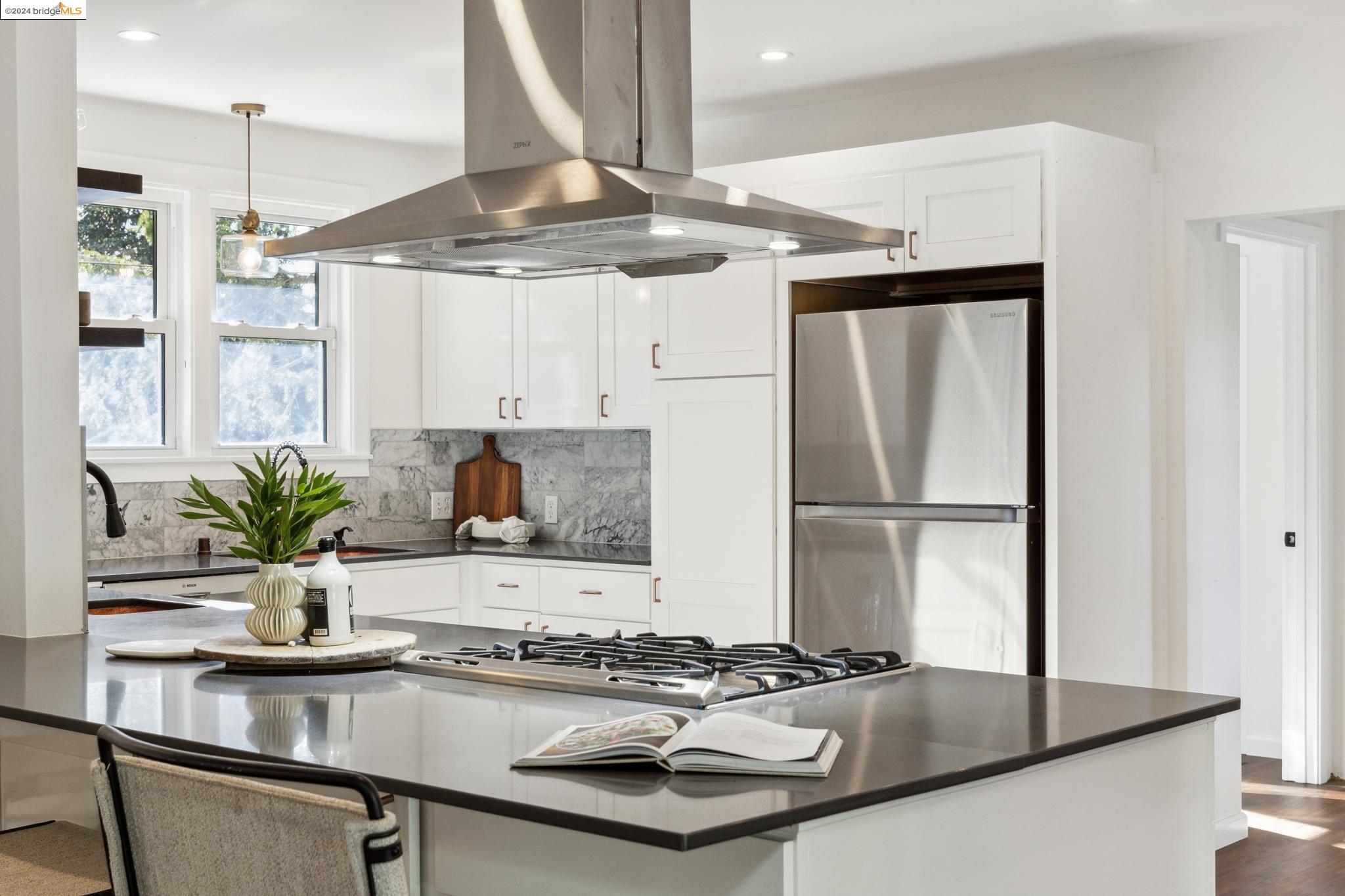 2636 La Cuesta Ave