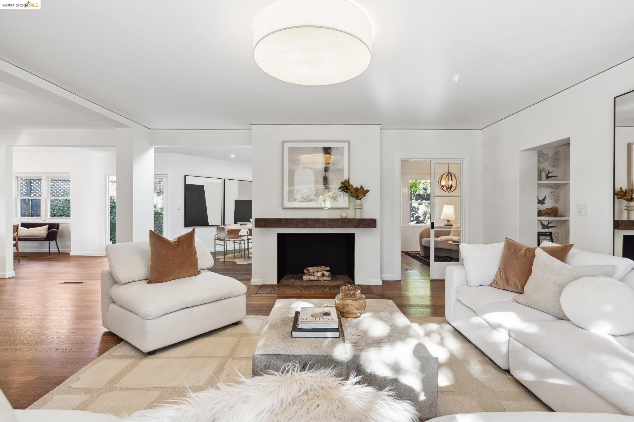2636 La Cuesta Ave