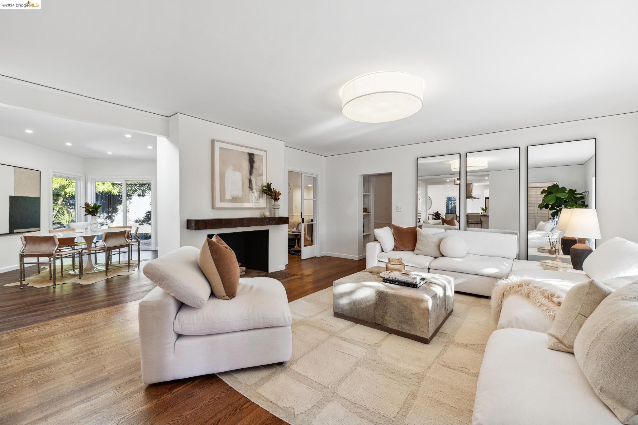 2636 La Cuesta Ave