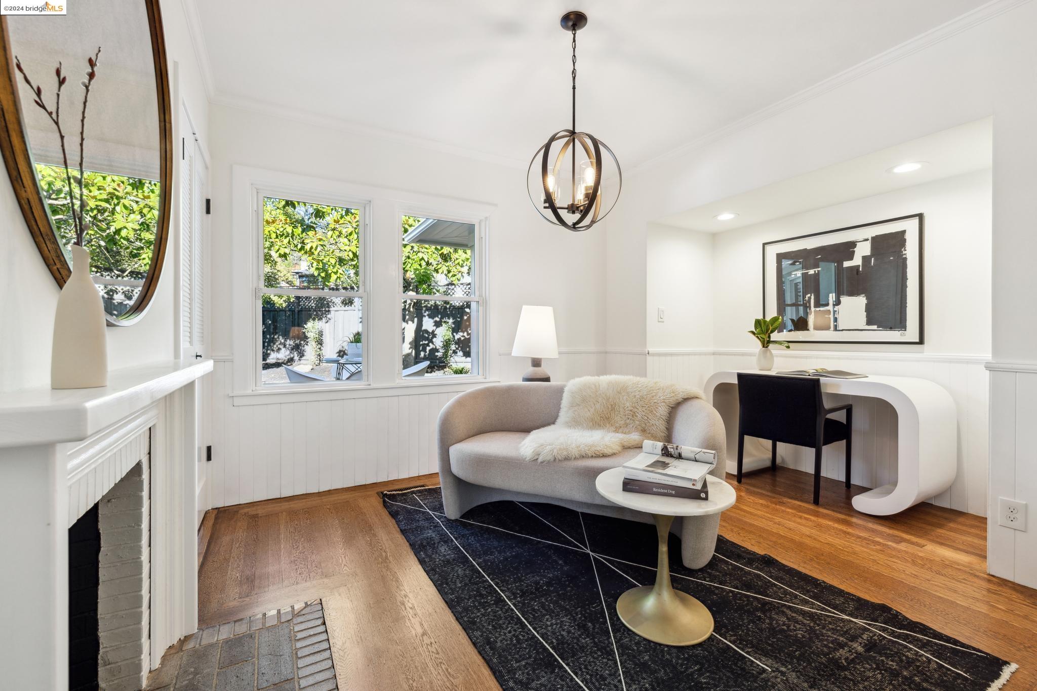 2636 La Cuesta Ave