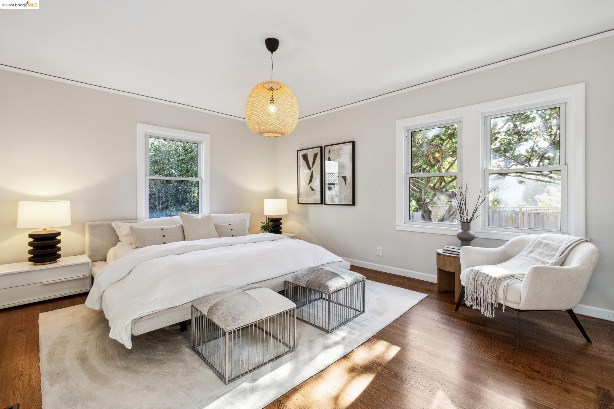 2636 La Cuesta Ave