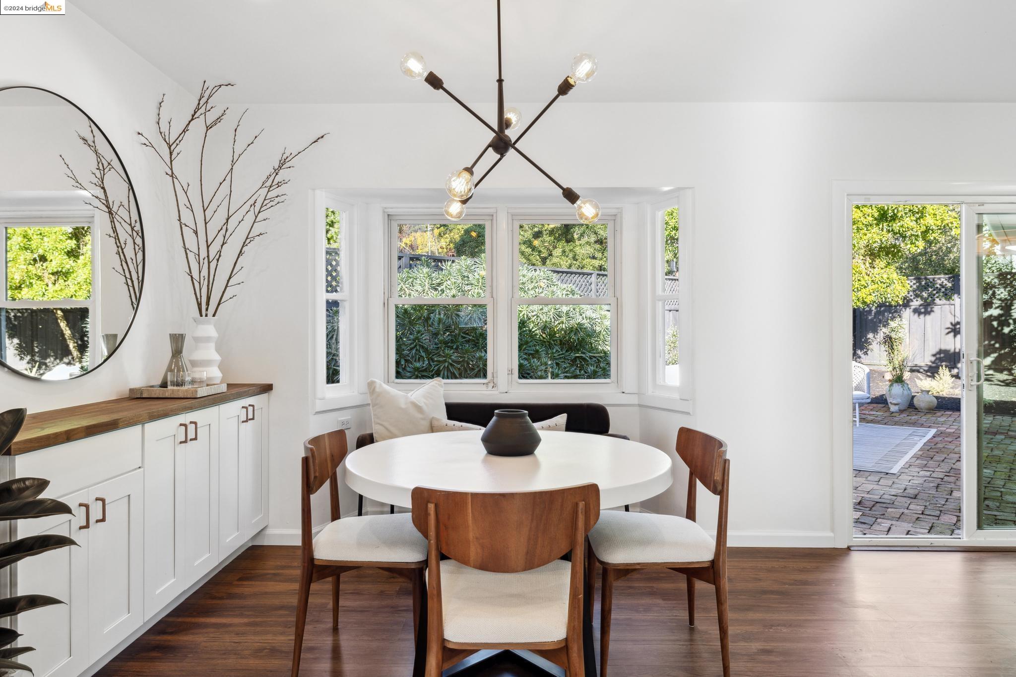 2636 La Cuesta Ave