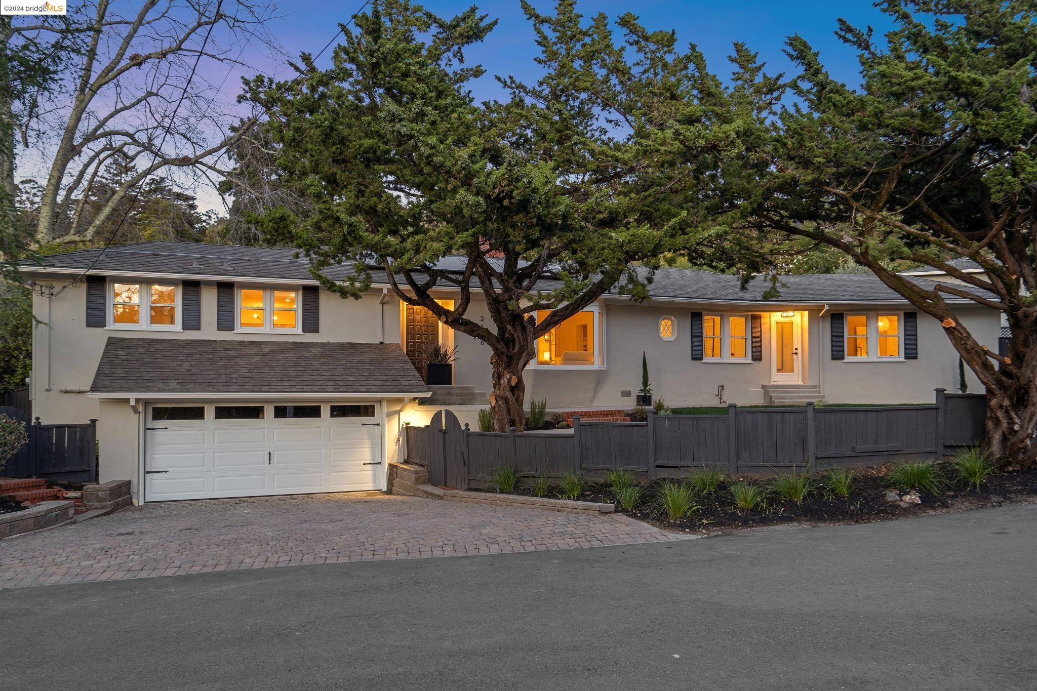 2636 La Cuesta Ave