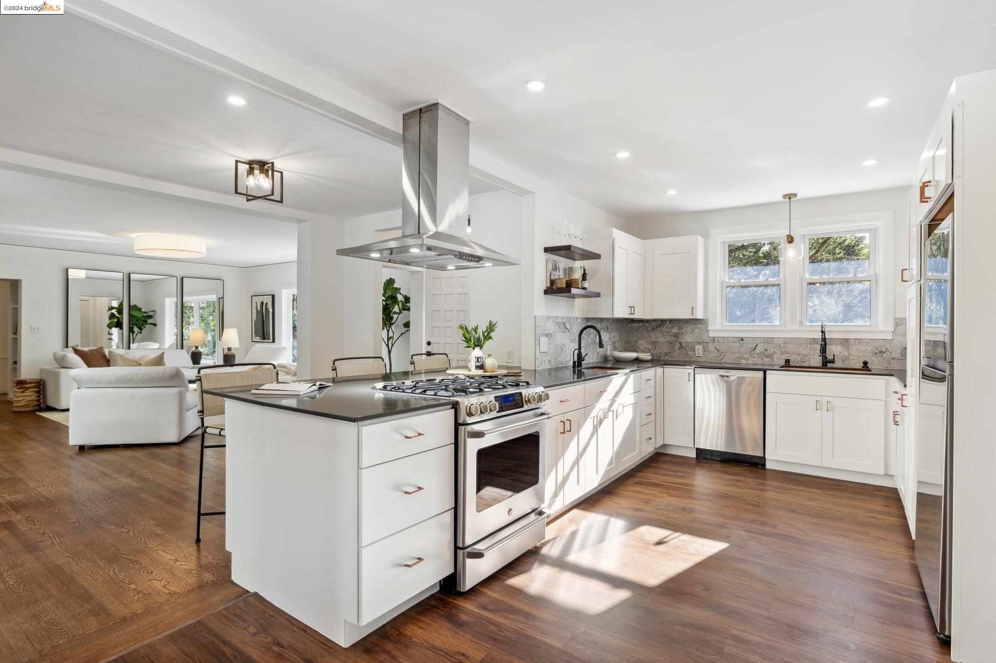 2636 La Cuesta Ave