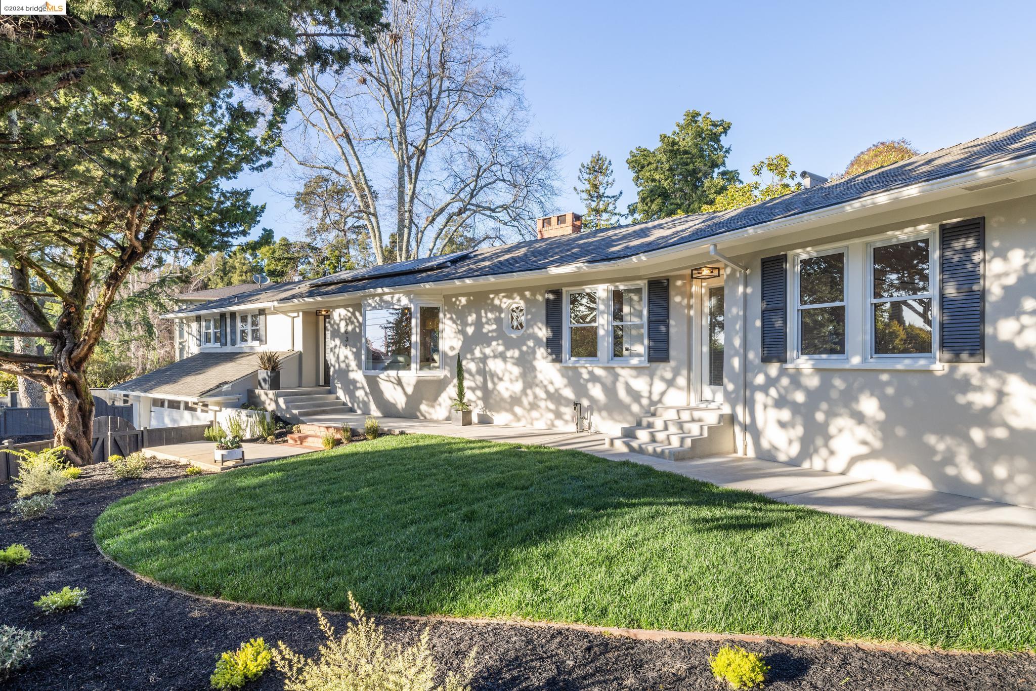 2636 La Cuesta Ave