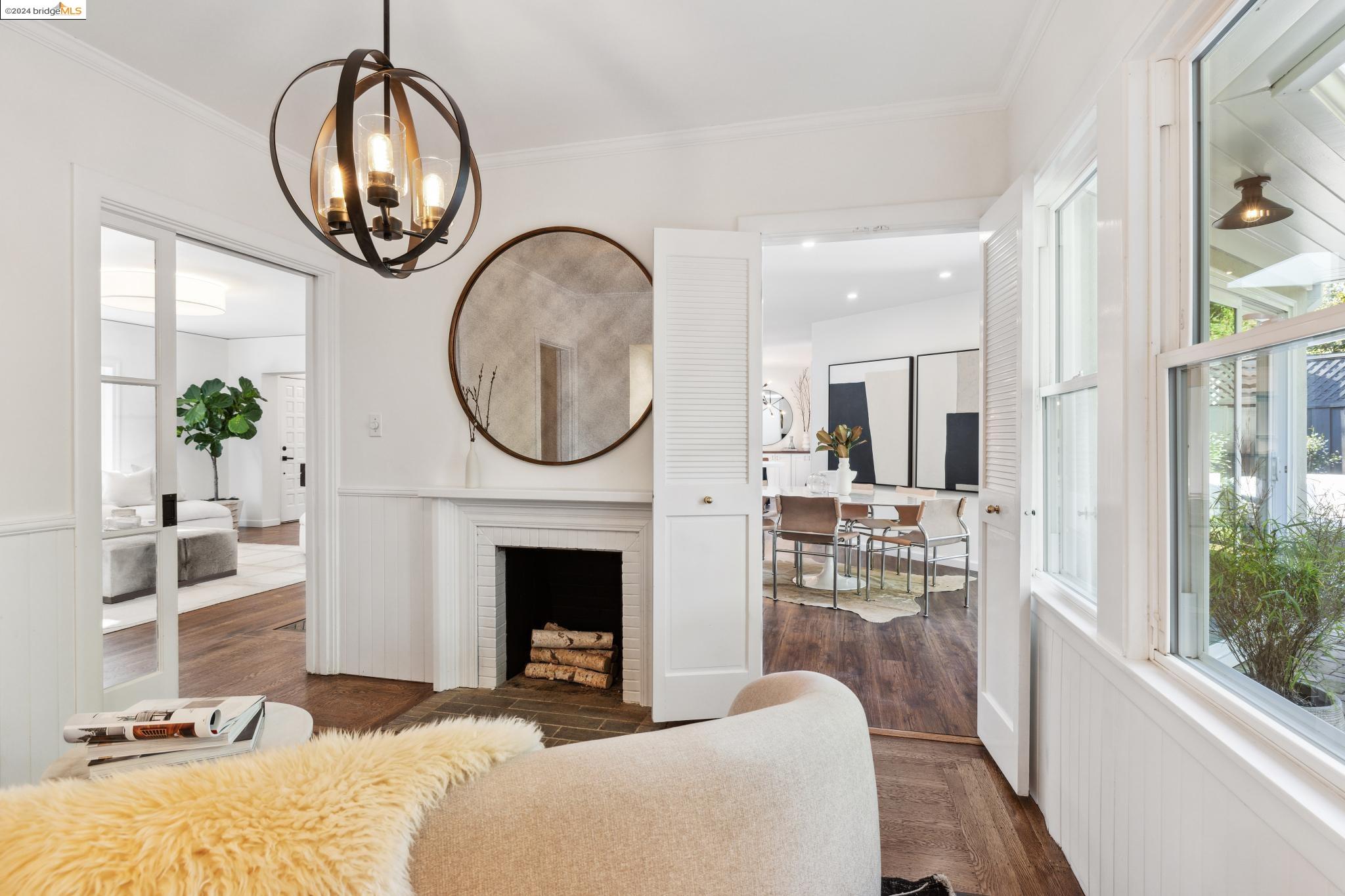 2636 La Cuesta Ave
