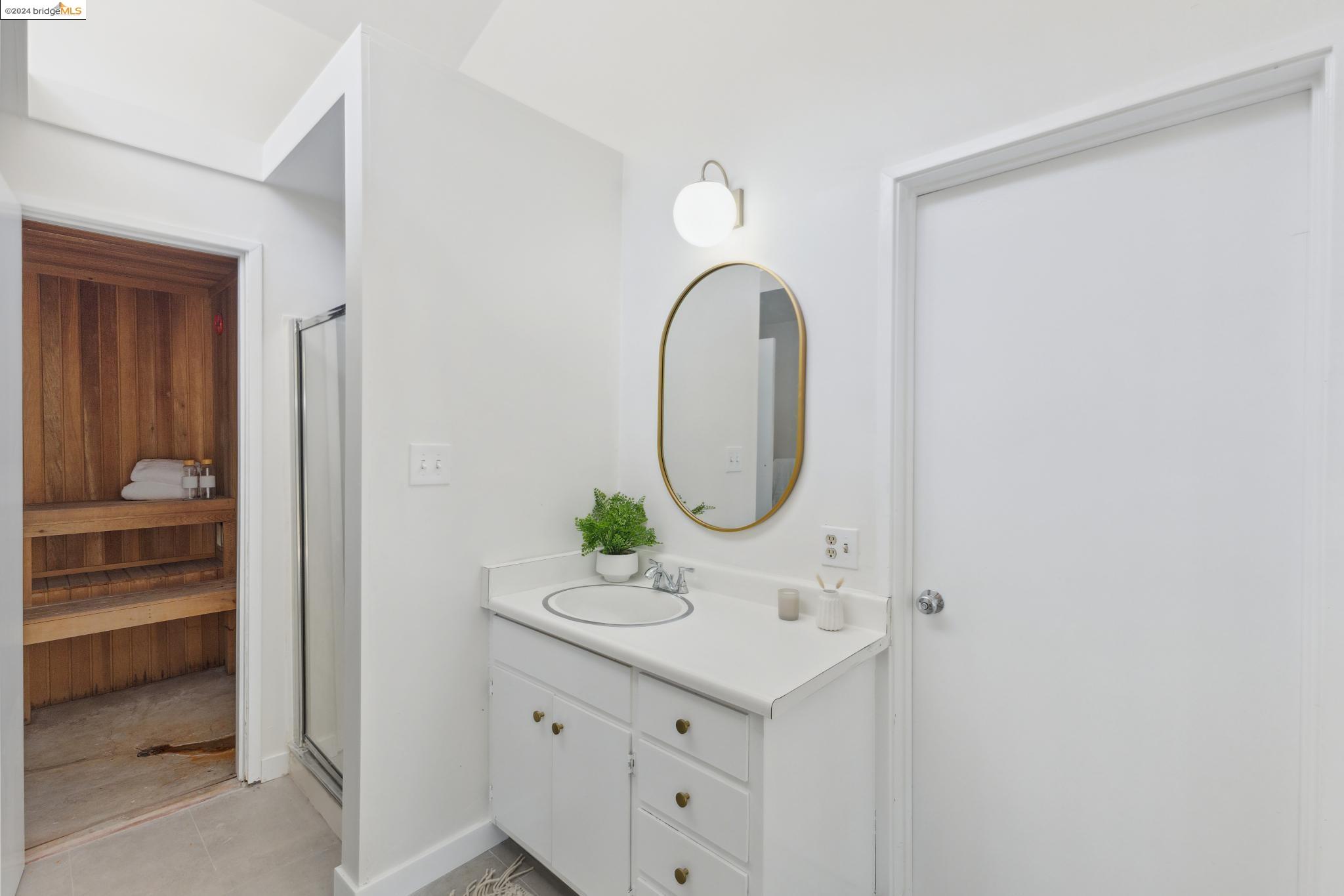 3277 Glenside Dr