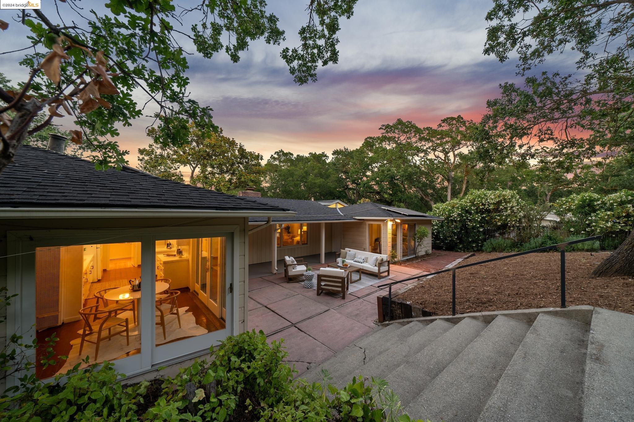 3277 Glenside Dr