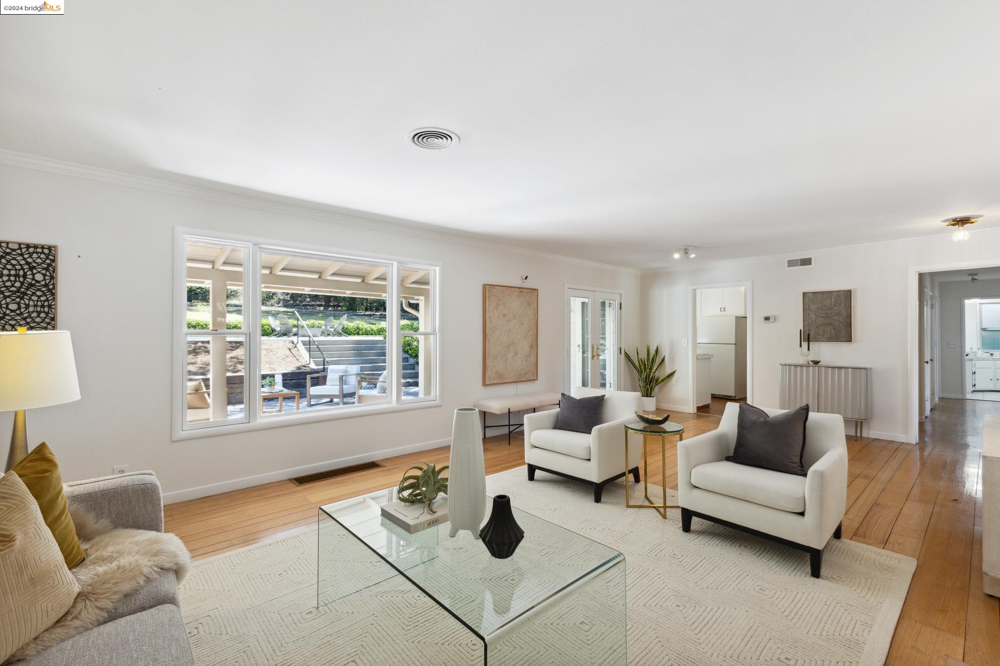 3277 Glenside Dr