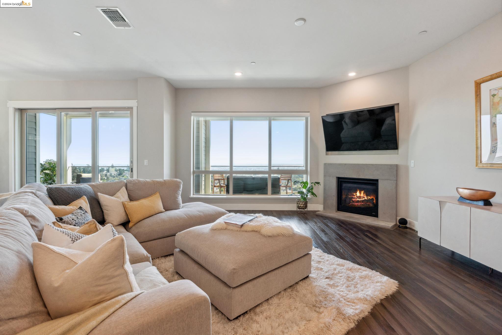 6771 Skyview Dr