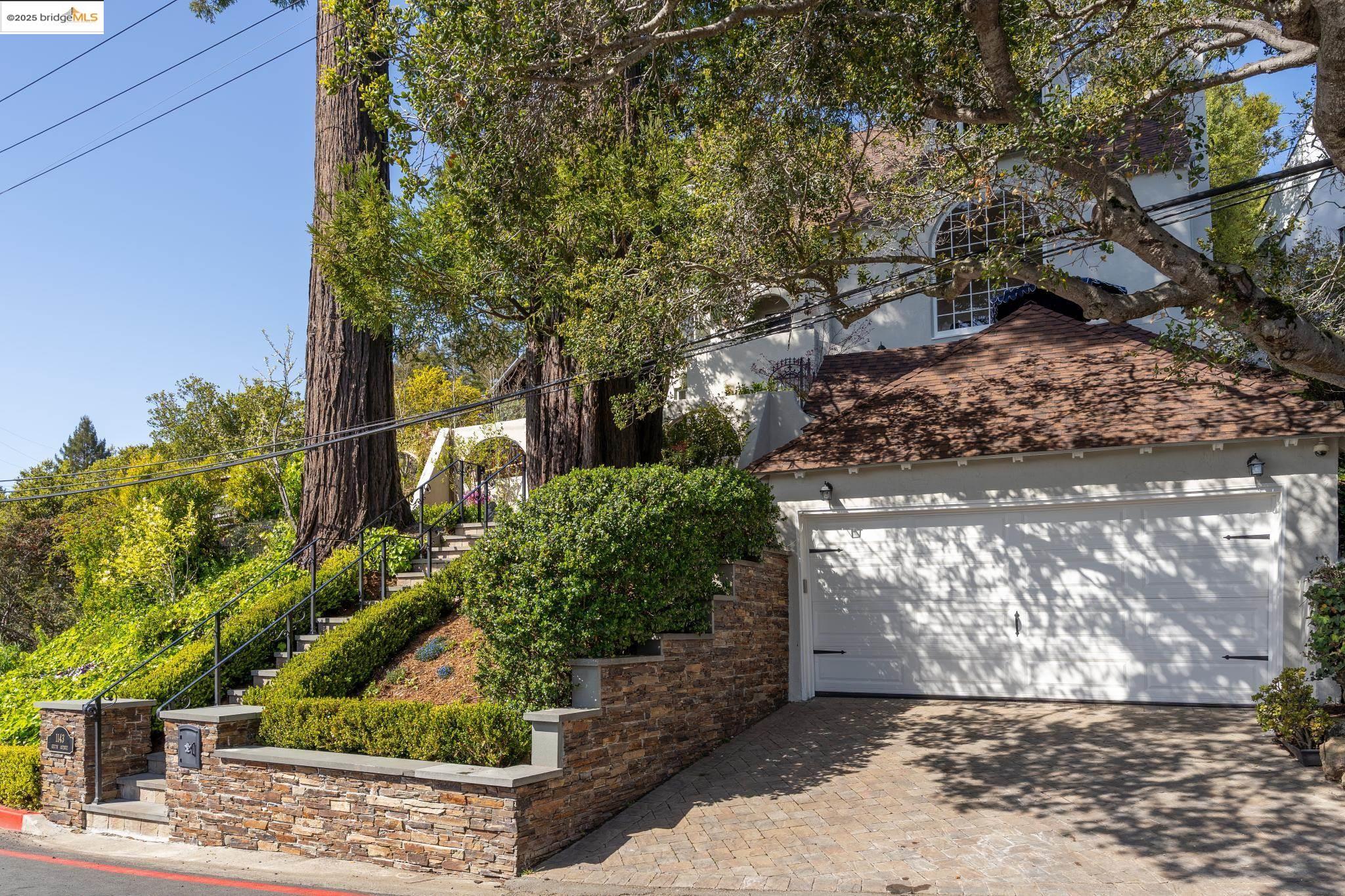 1143 Keith Ave