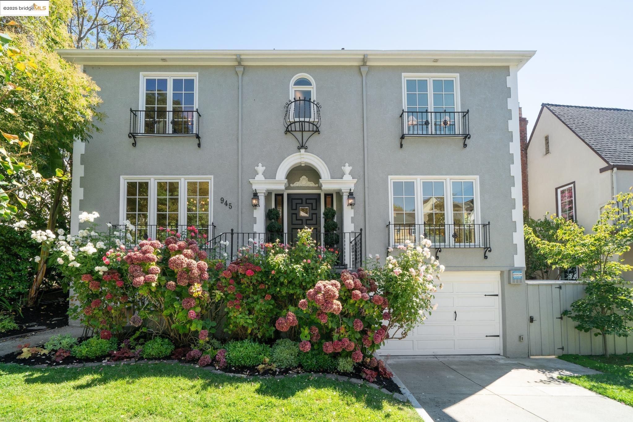 945 Sunnyhills Rd