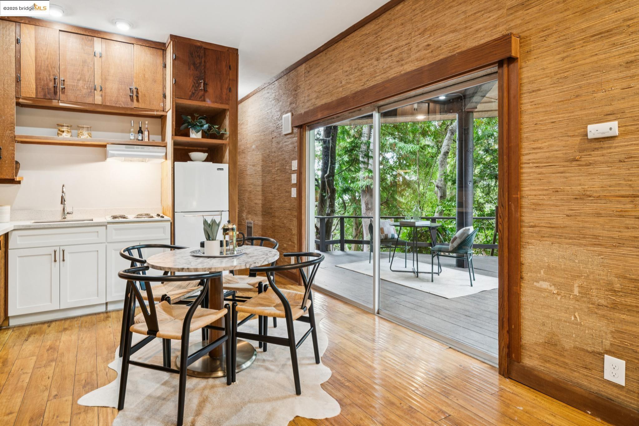 2835 Morley Dr, Oakland