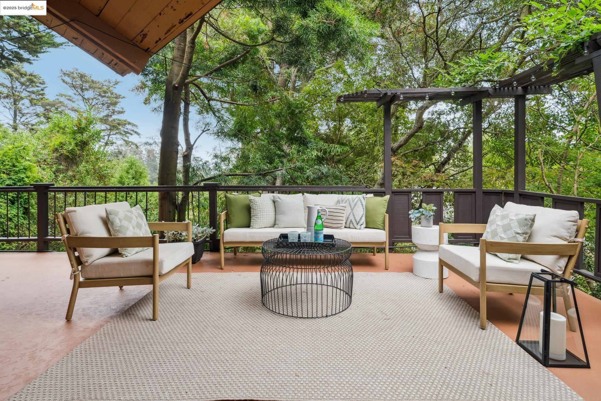 2835 Morley Dr, Oakland