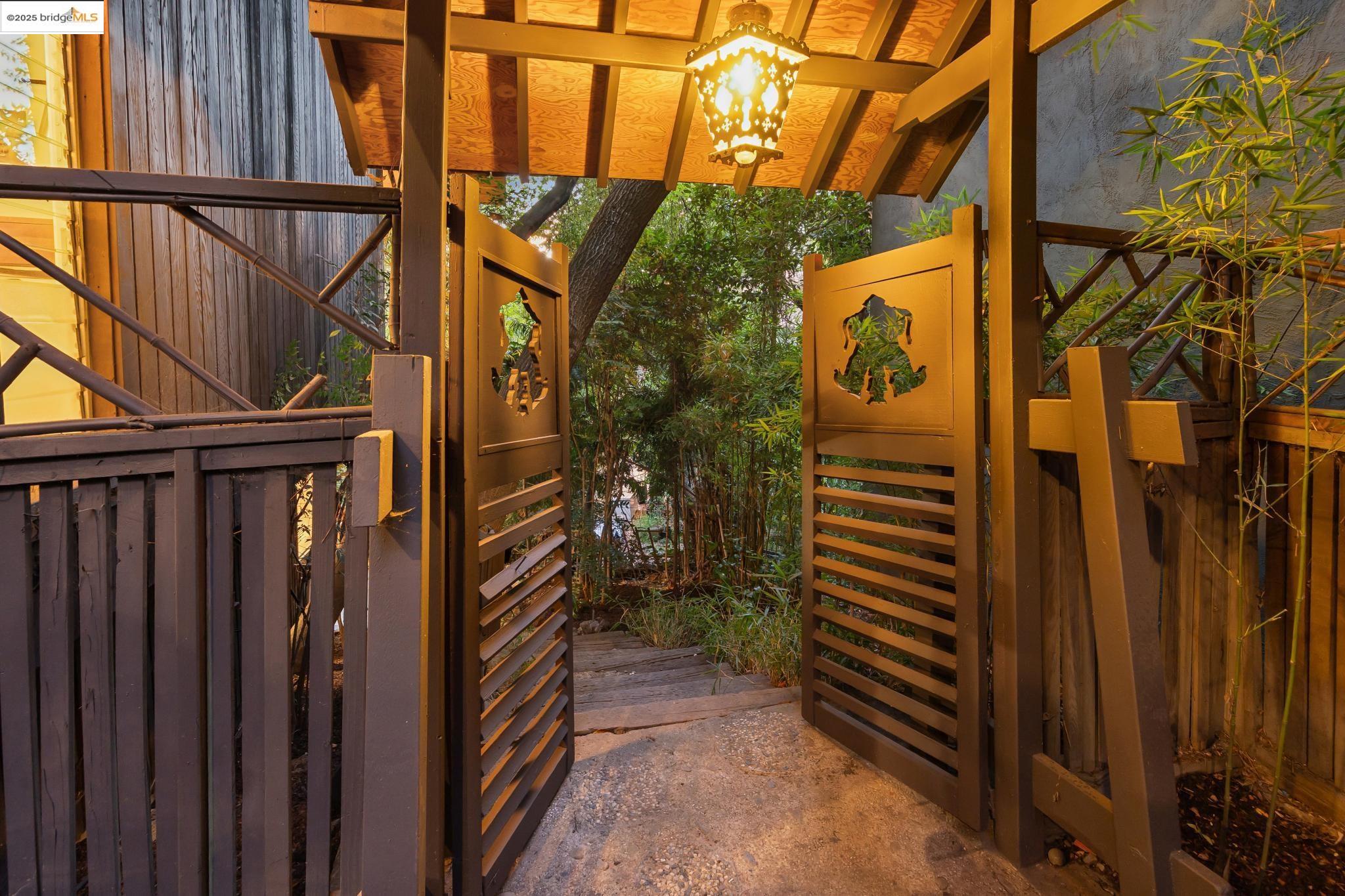 2835 Morley Dr, Oakland