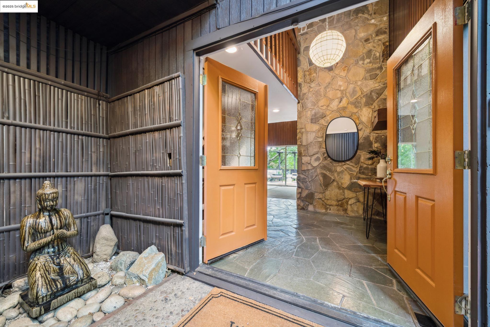 2835 Morley Dr, Oakland