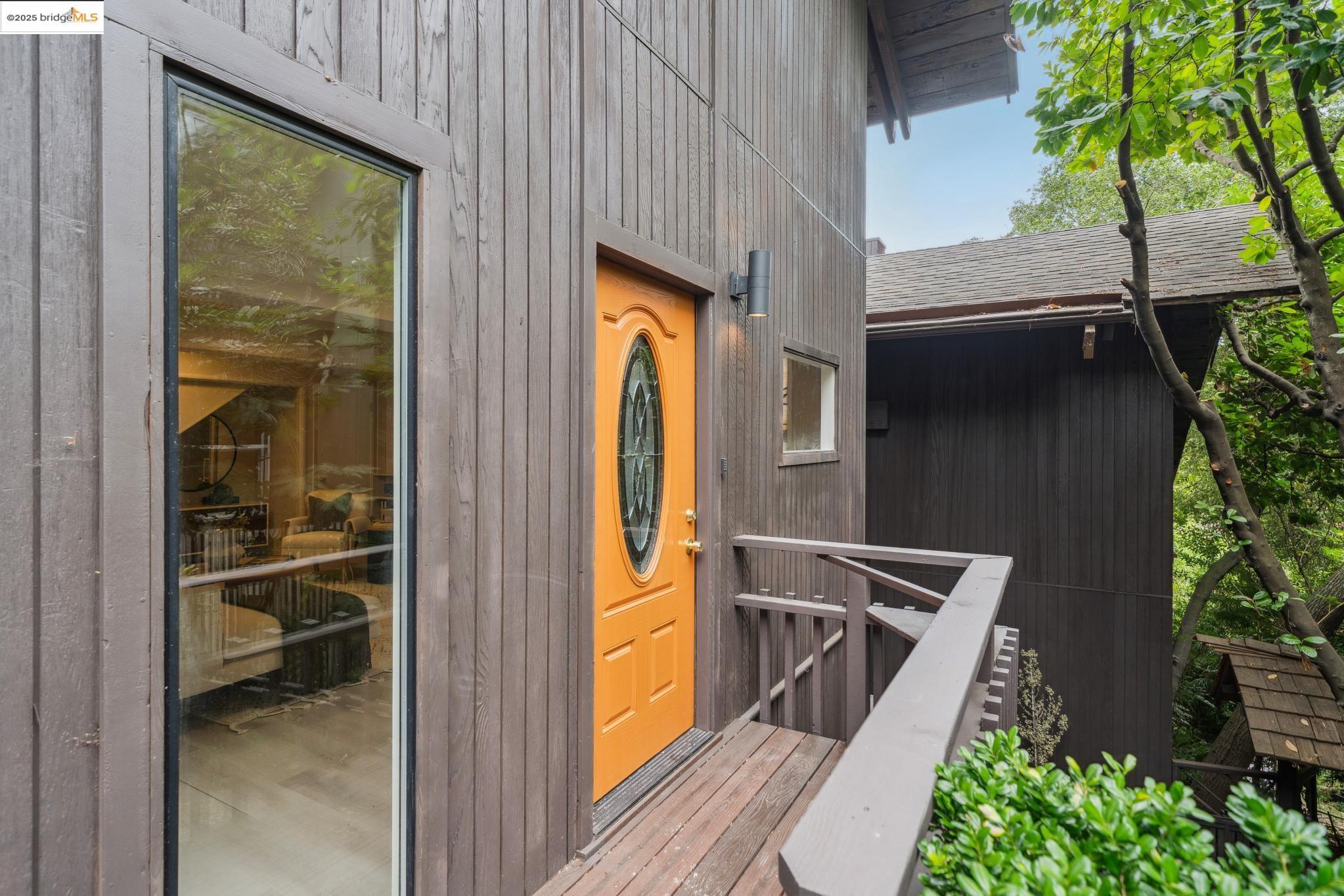 2835 Morley Dr, Oakland