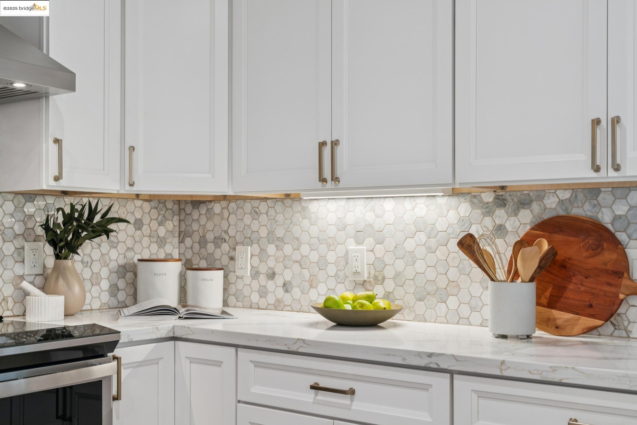 2835 Morley Dr, Oakland