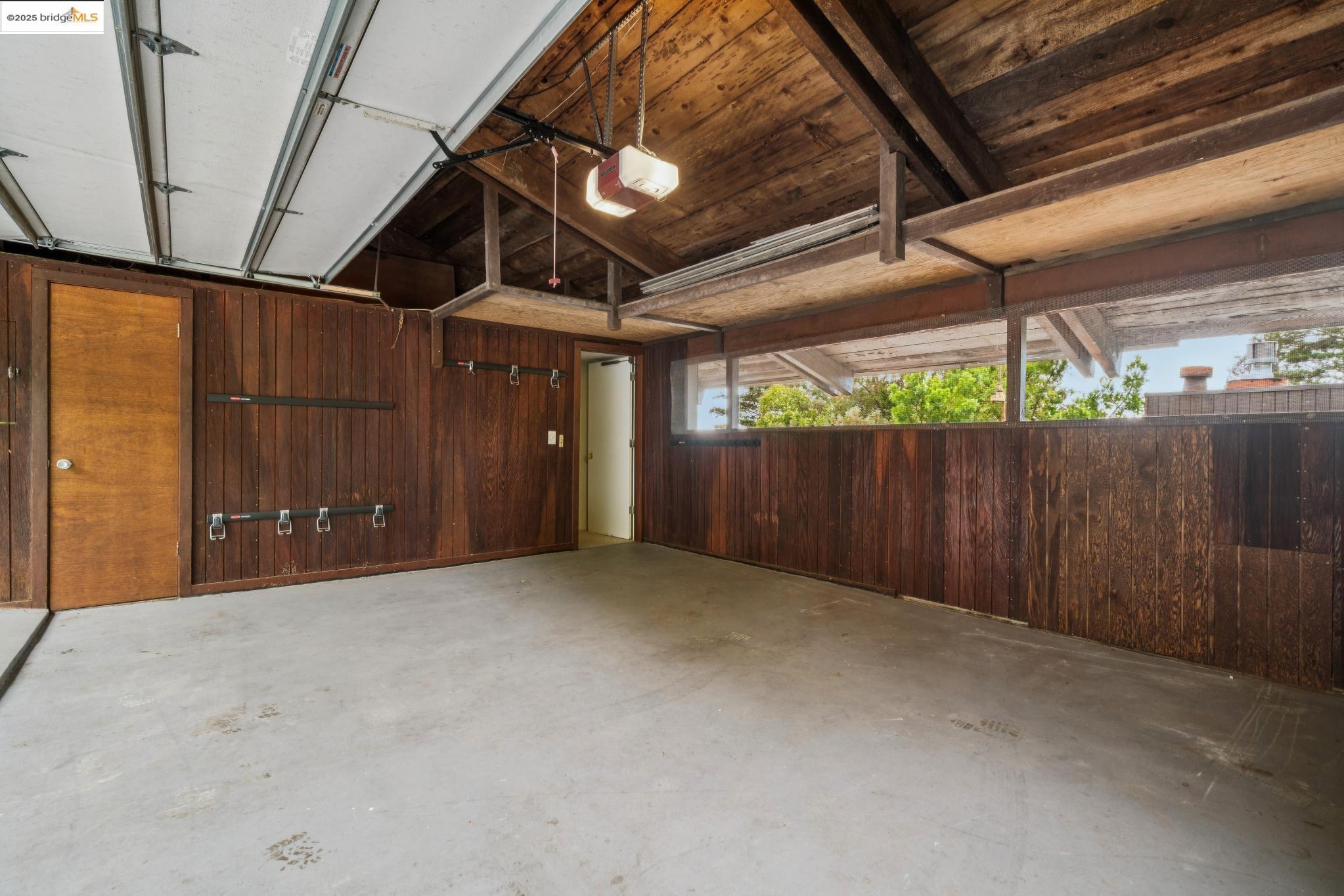 2835 Morley Dr, Oakland