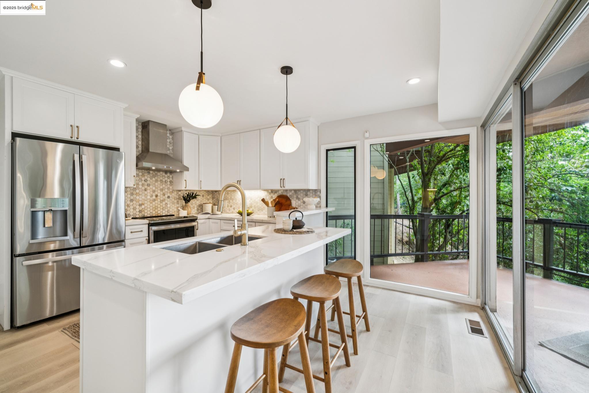 2835 Morley Dr, Oakland