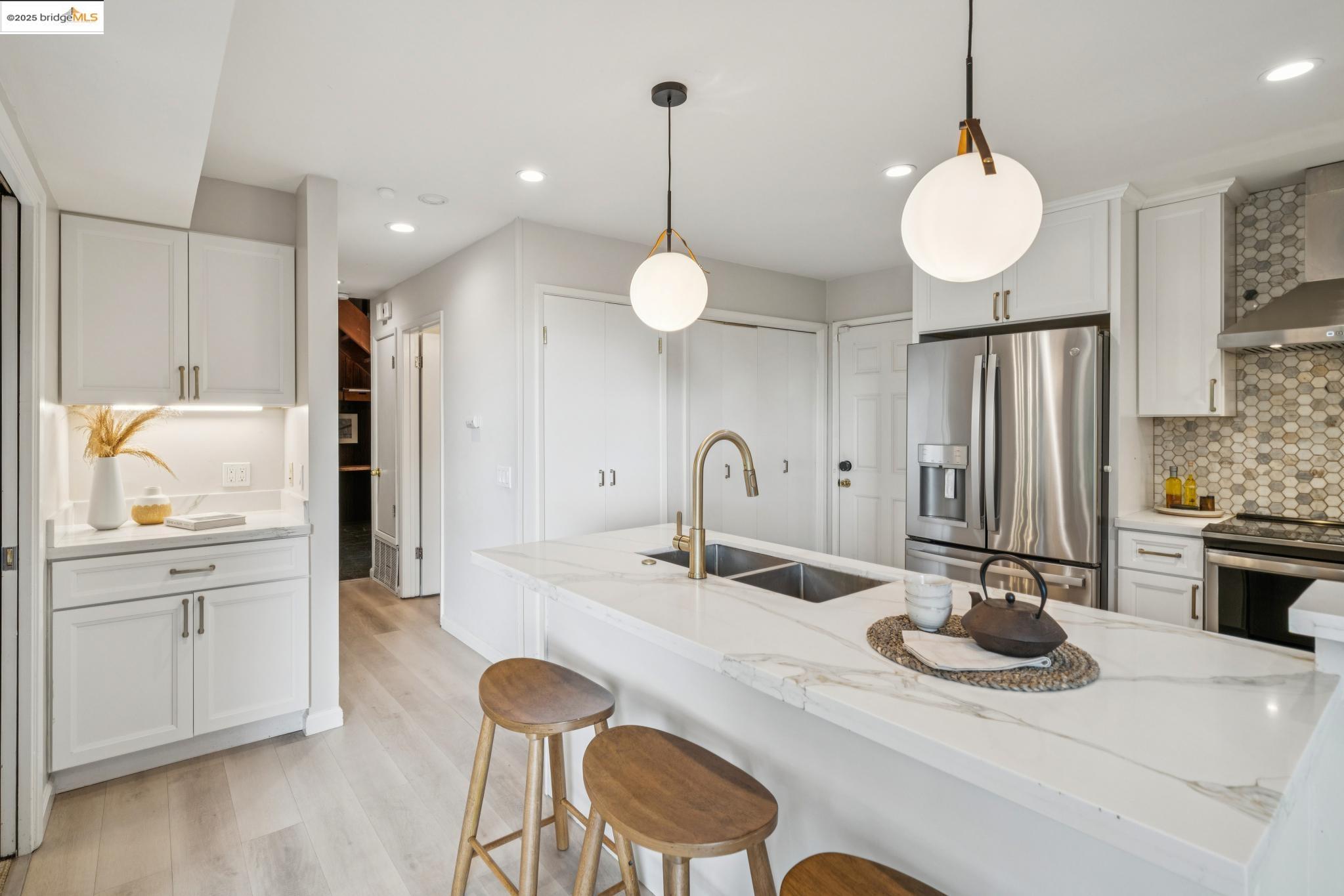 2835 Morley Dr, Oakland