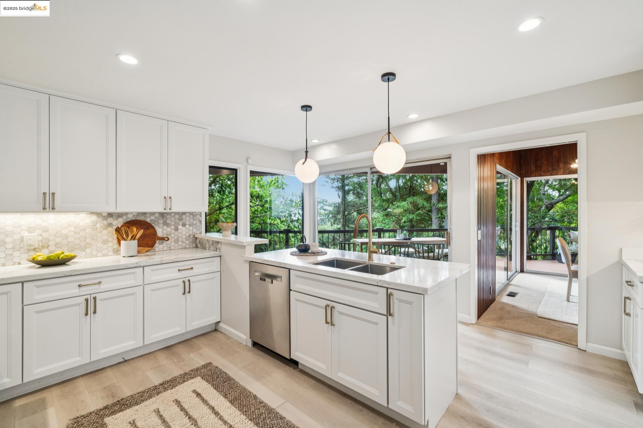 2835 Morley Dr, Oakland