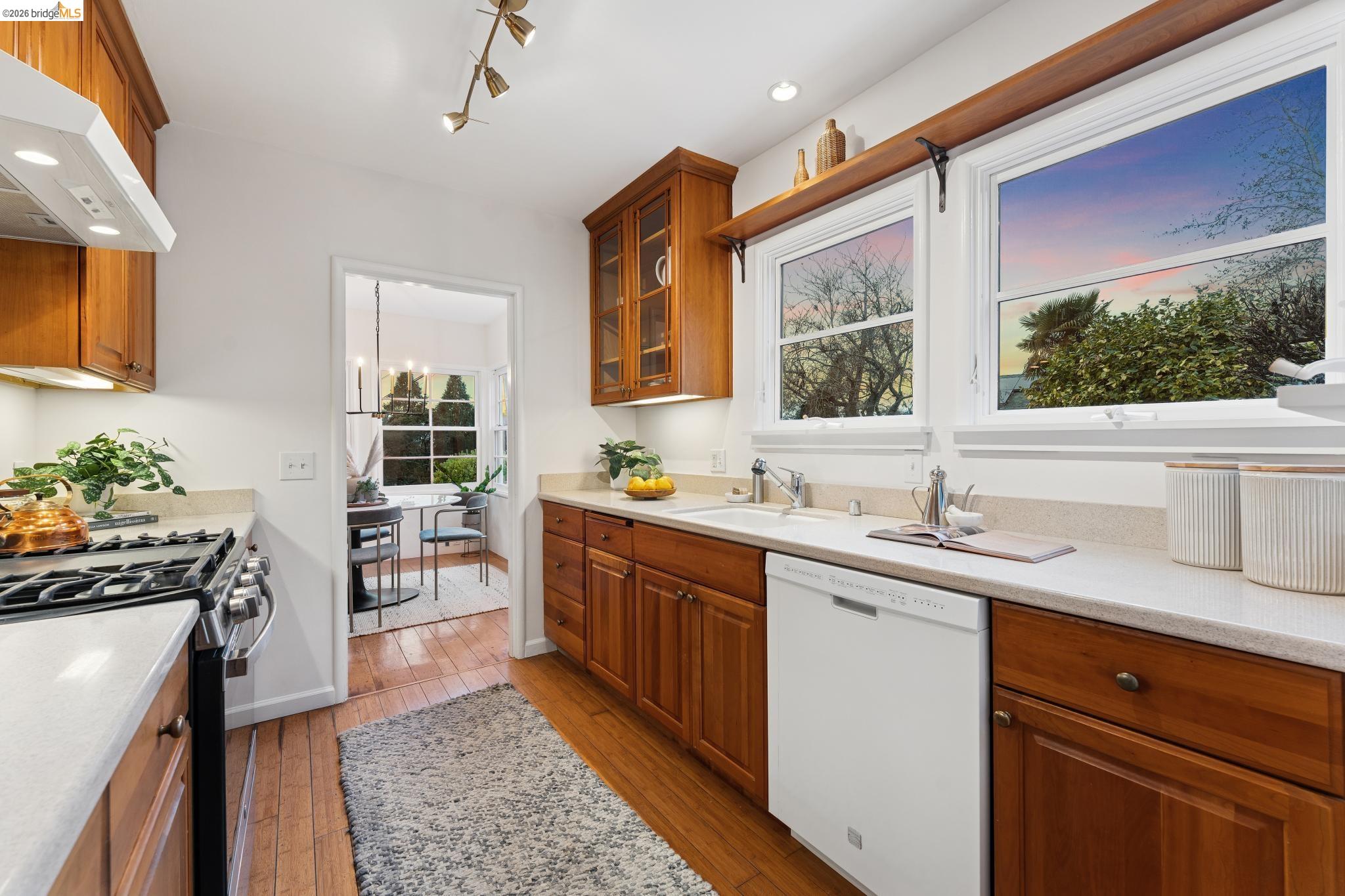 4200 Mountain View Ave