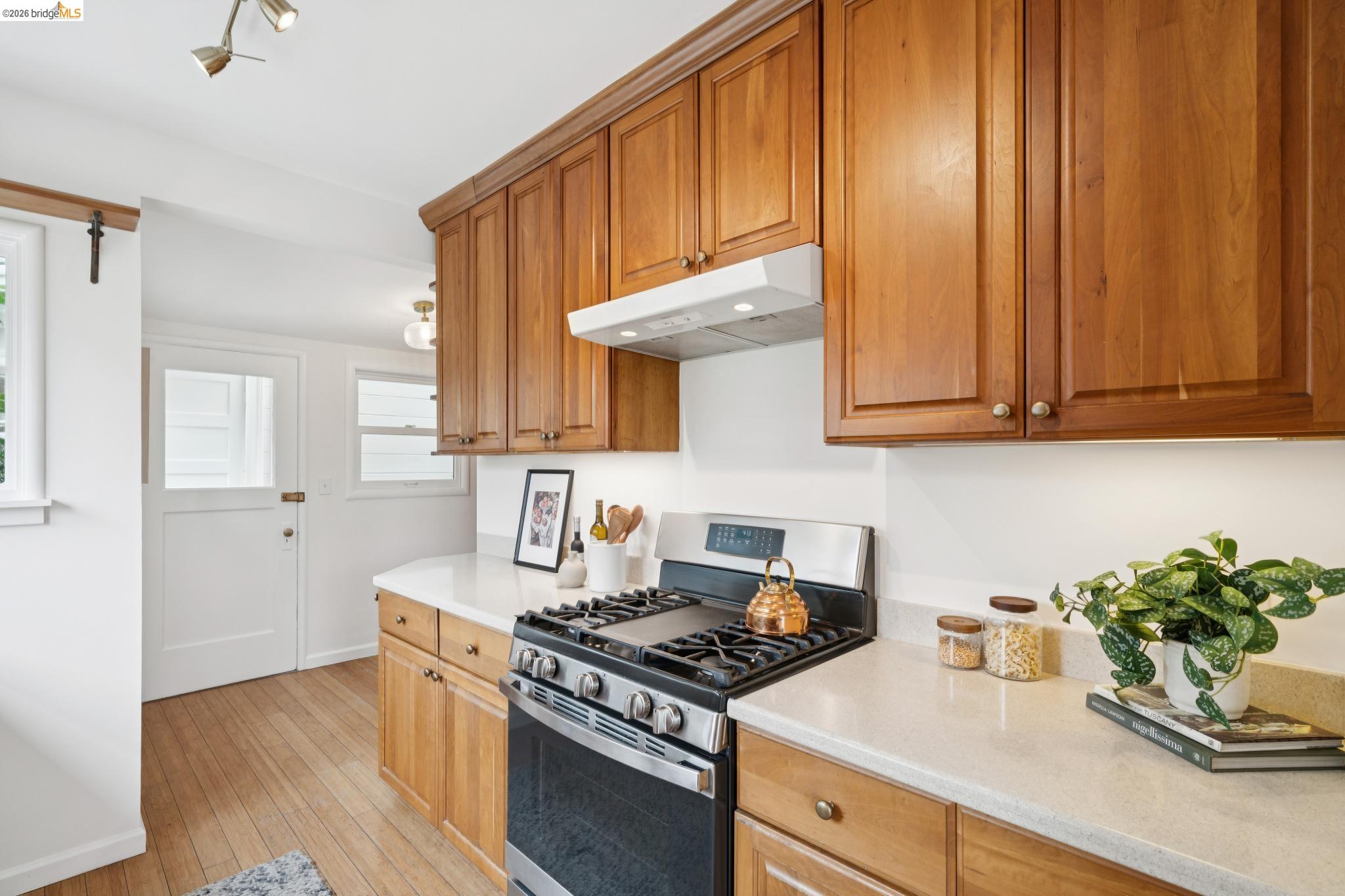 4200 Mountain View Ave