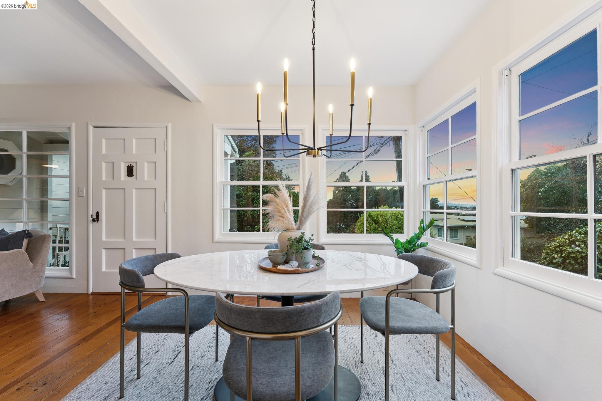 4200 Mountain View Ave