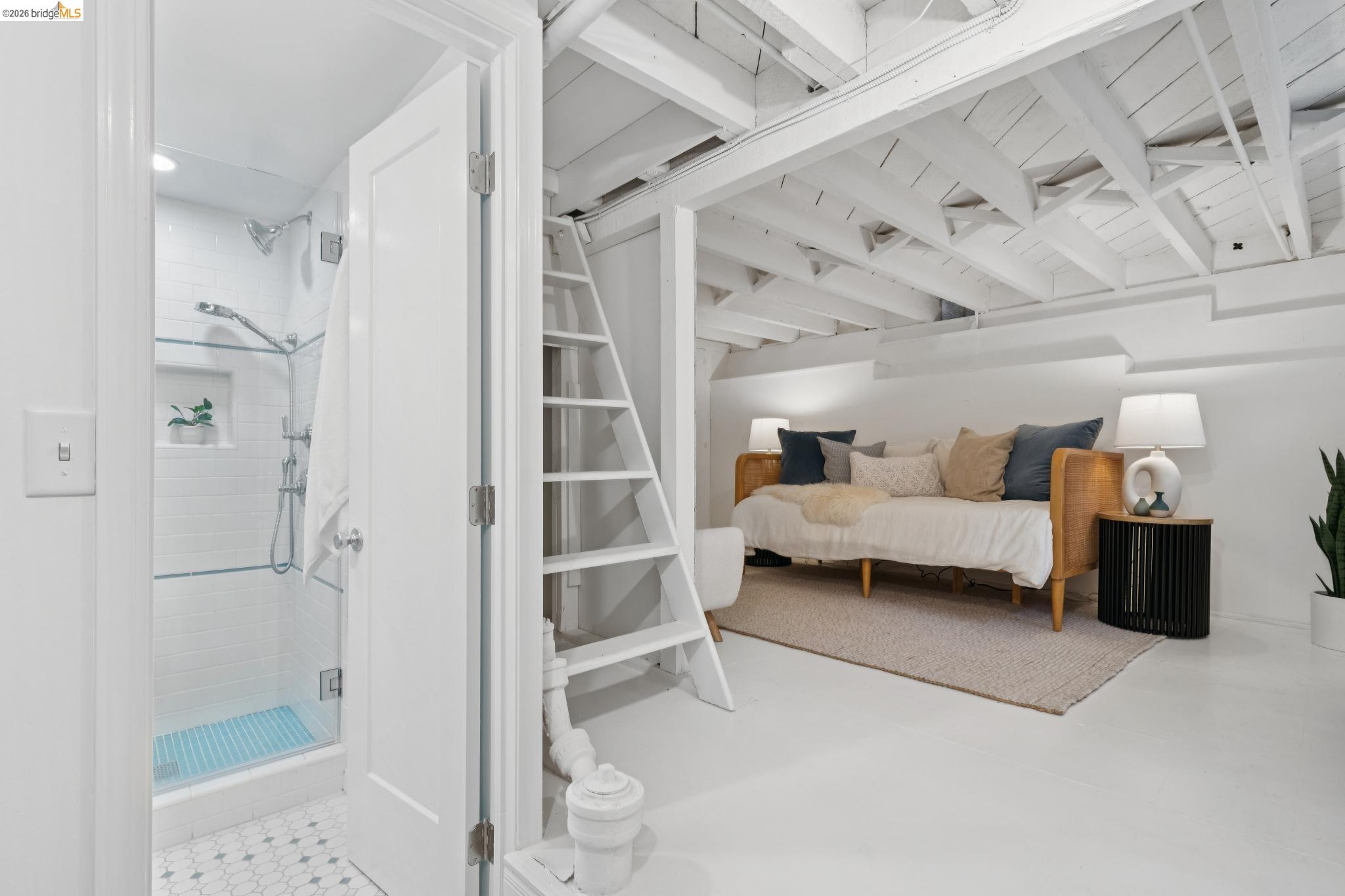 4200 Mountain View Ave