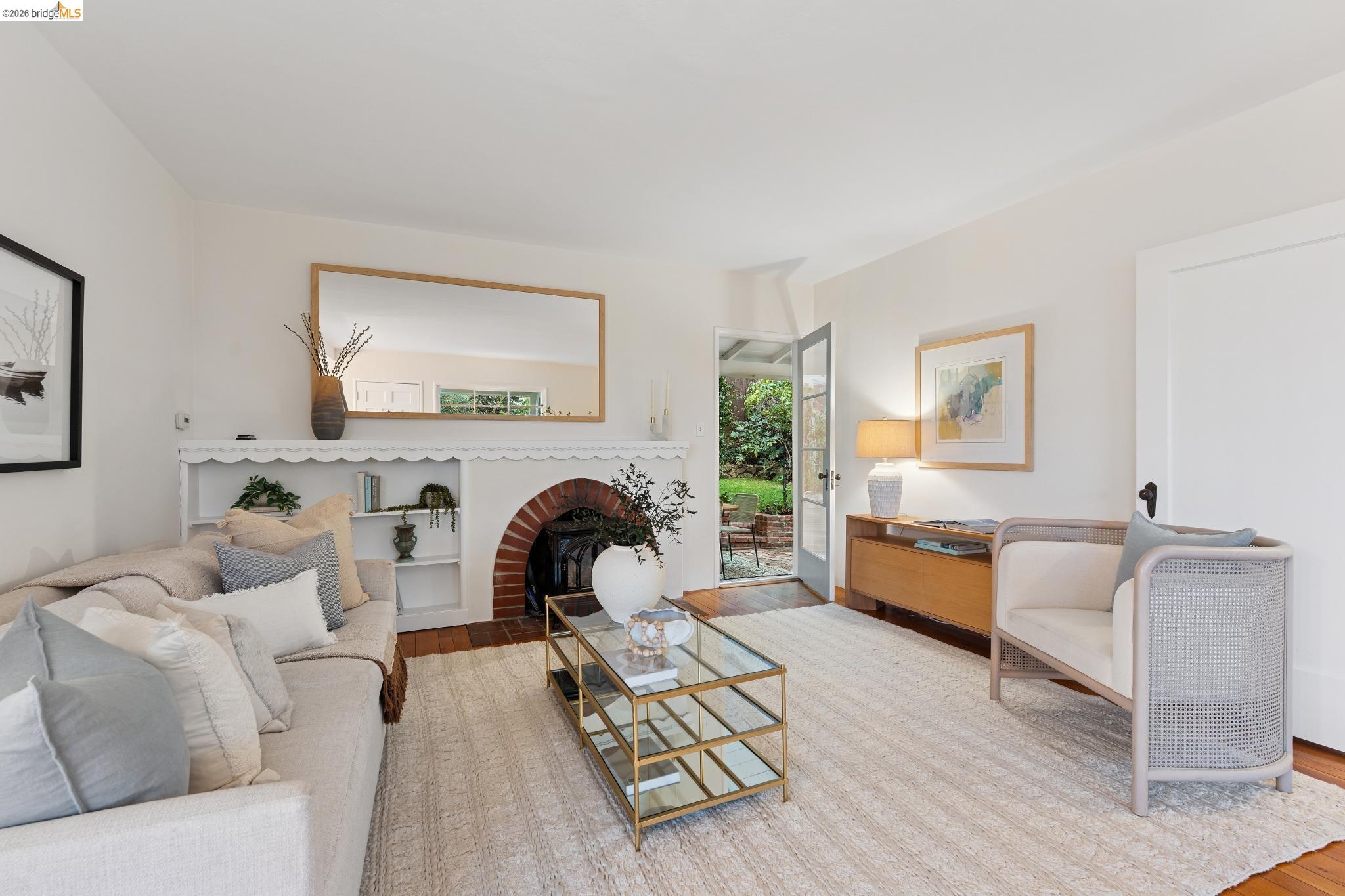 4200 Mountain View Ave