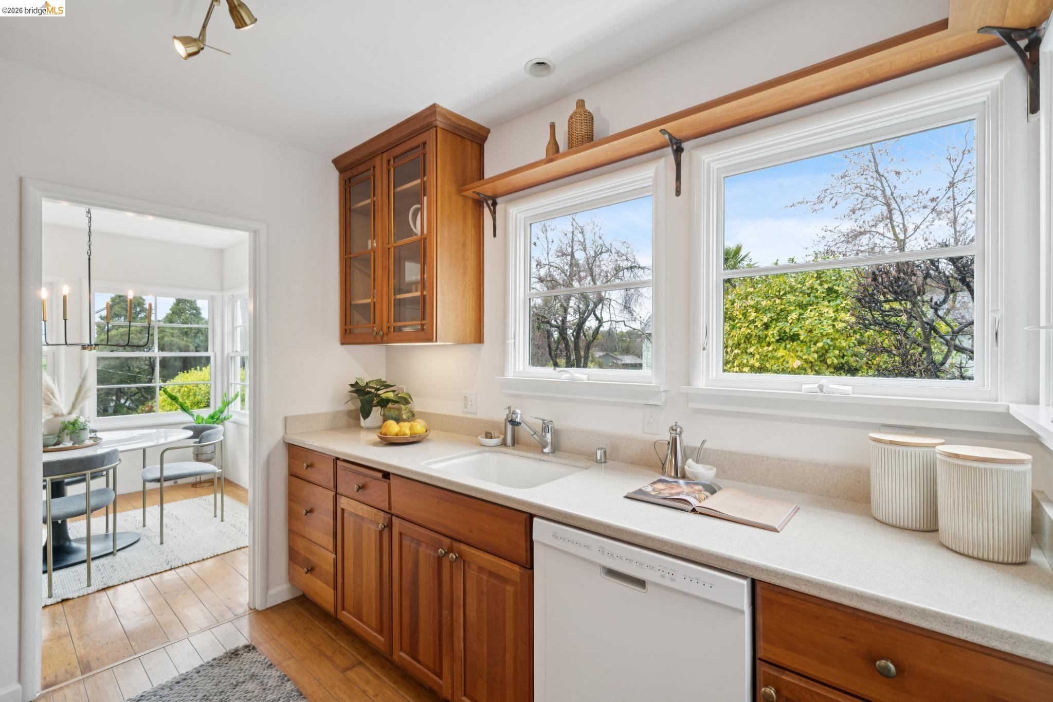 4200 Mountain View Ave