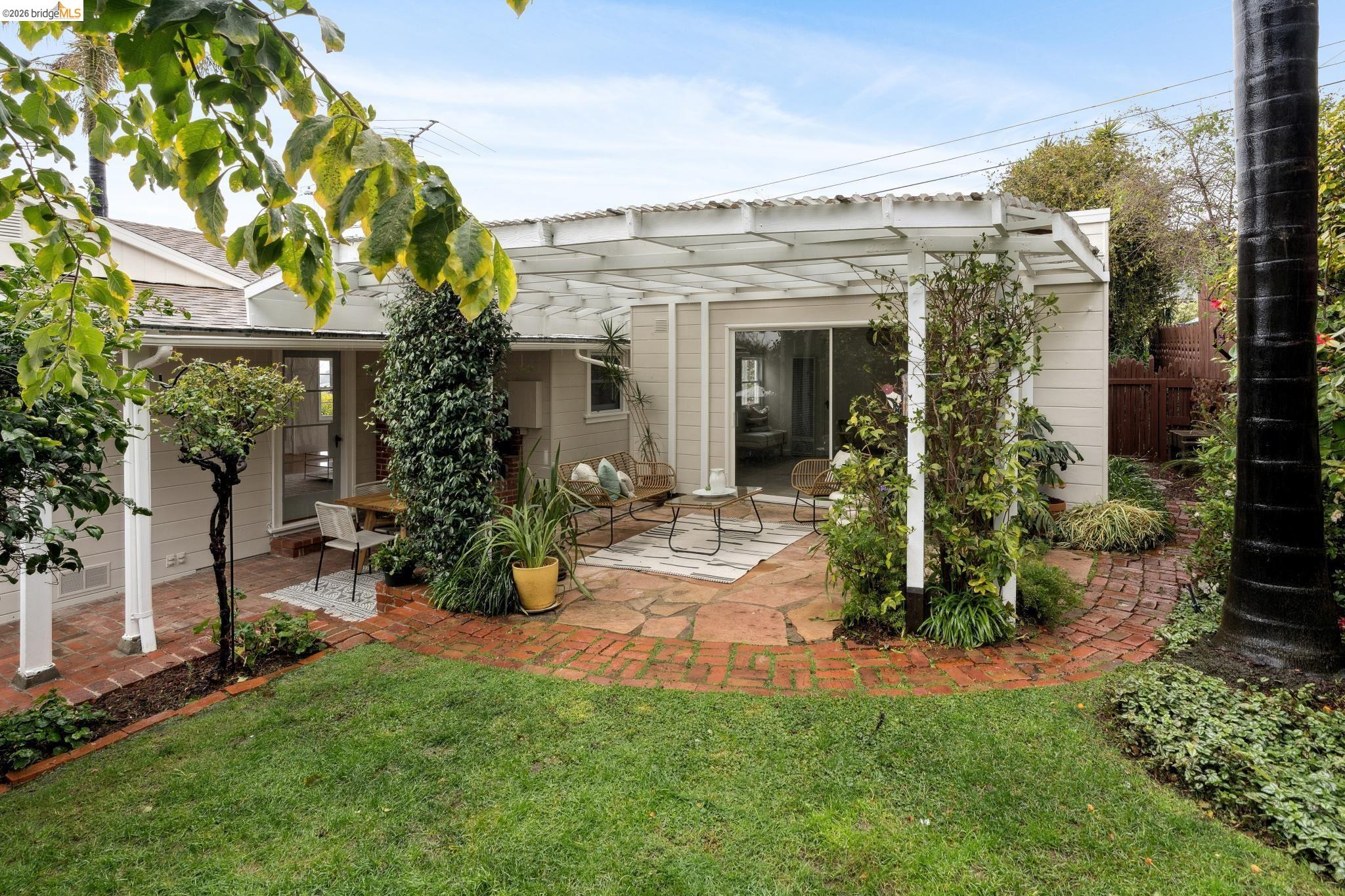 4200 Mountain View Ave