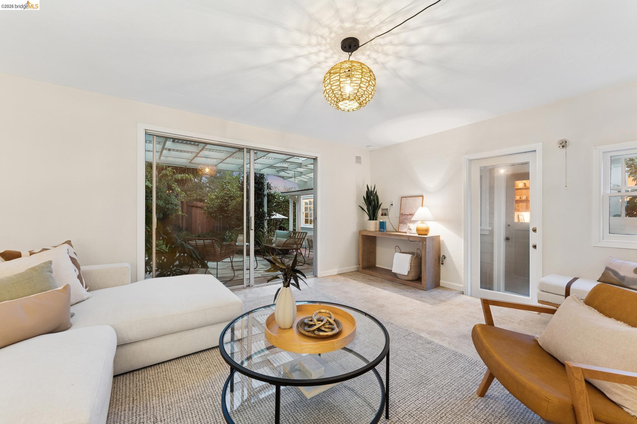 4200 Mountain View Ave