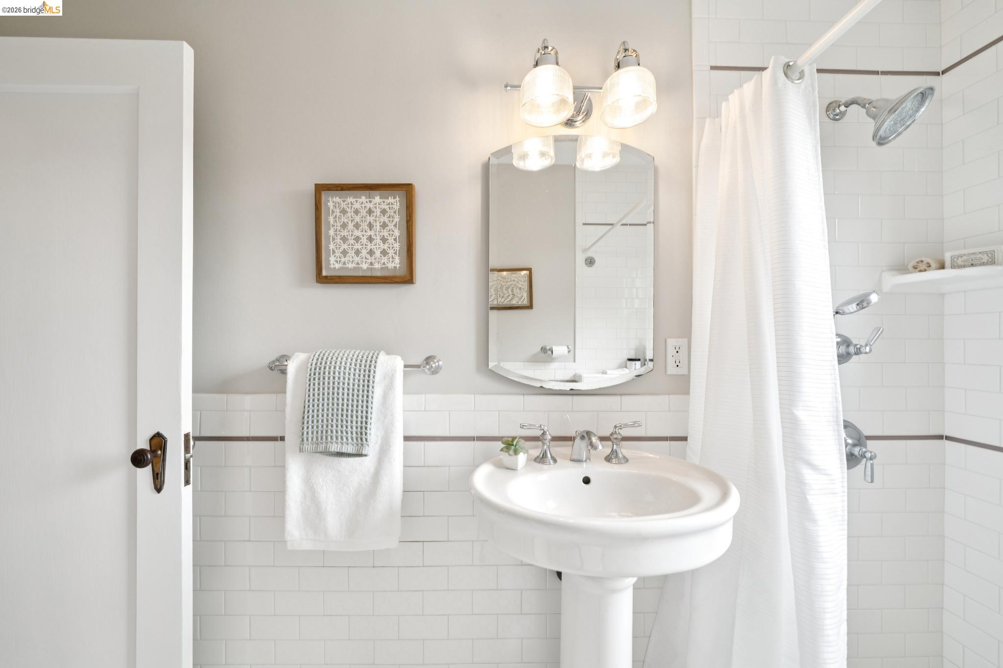 4200 Mountain View Ave