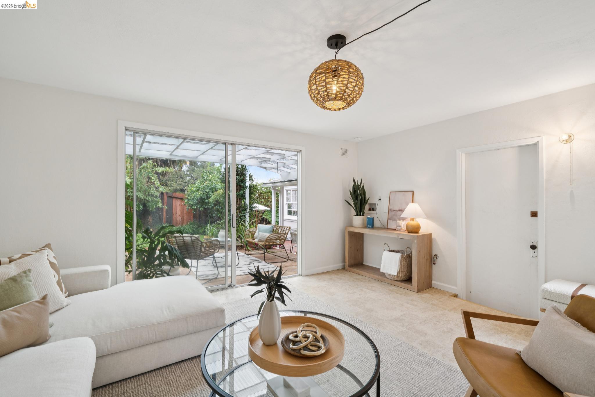 4200 Mountain View Ave