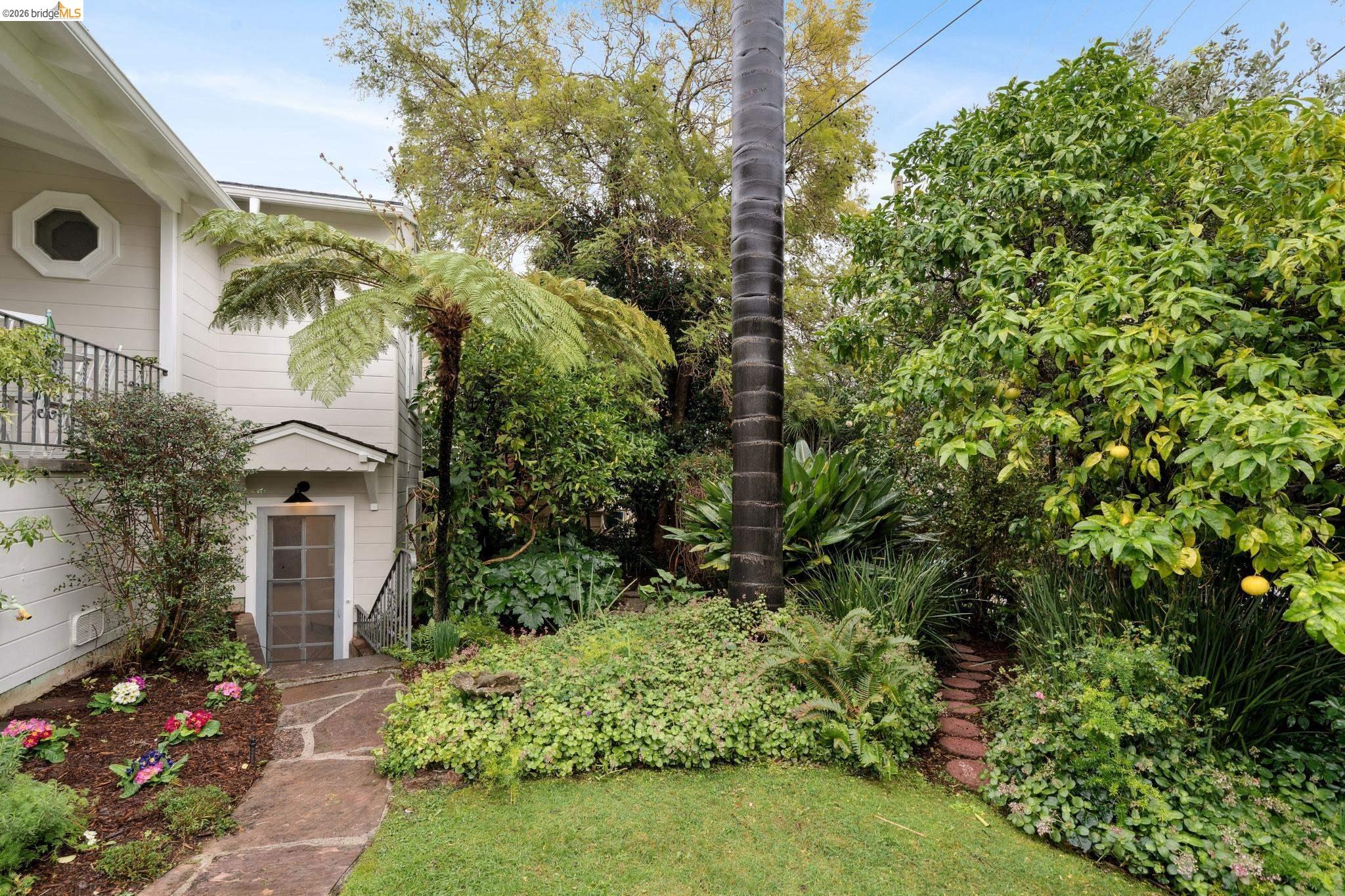 4200 Mountain View Ave