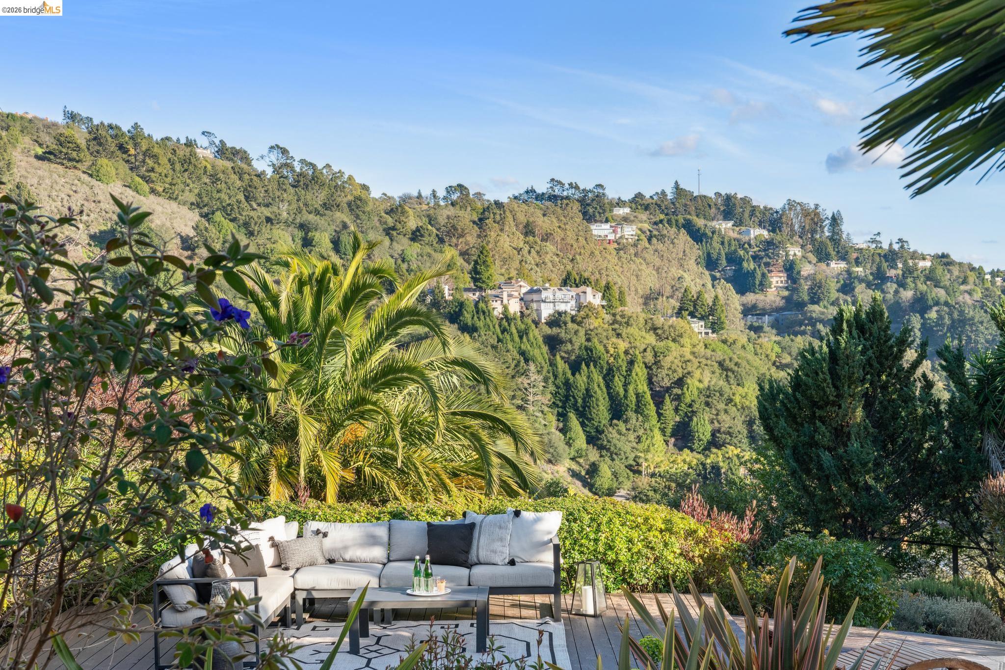 7084 Westmoorland Dr