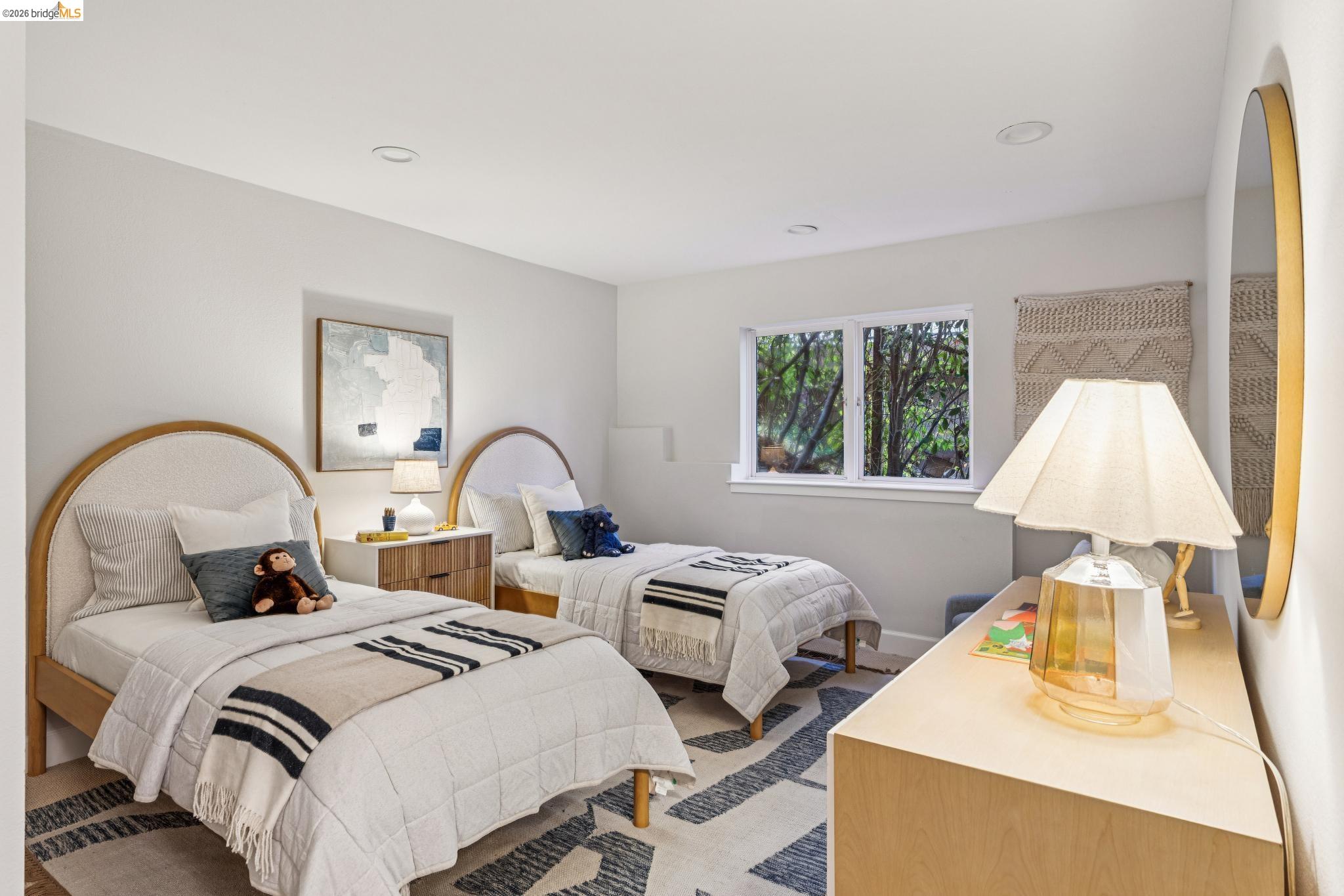 7084 Westmoorland Dr