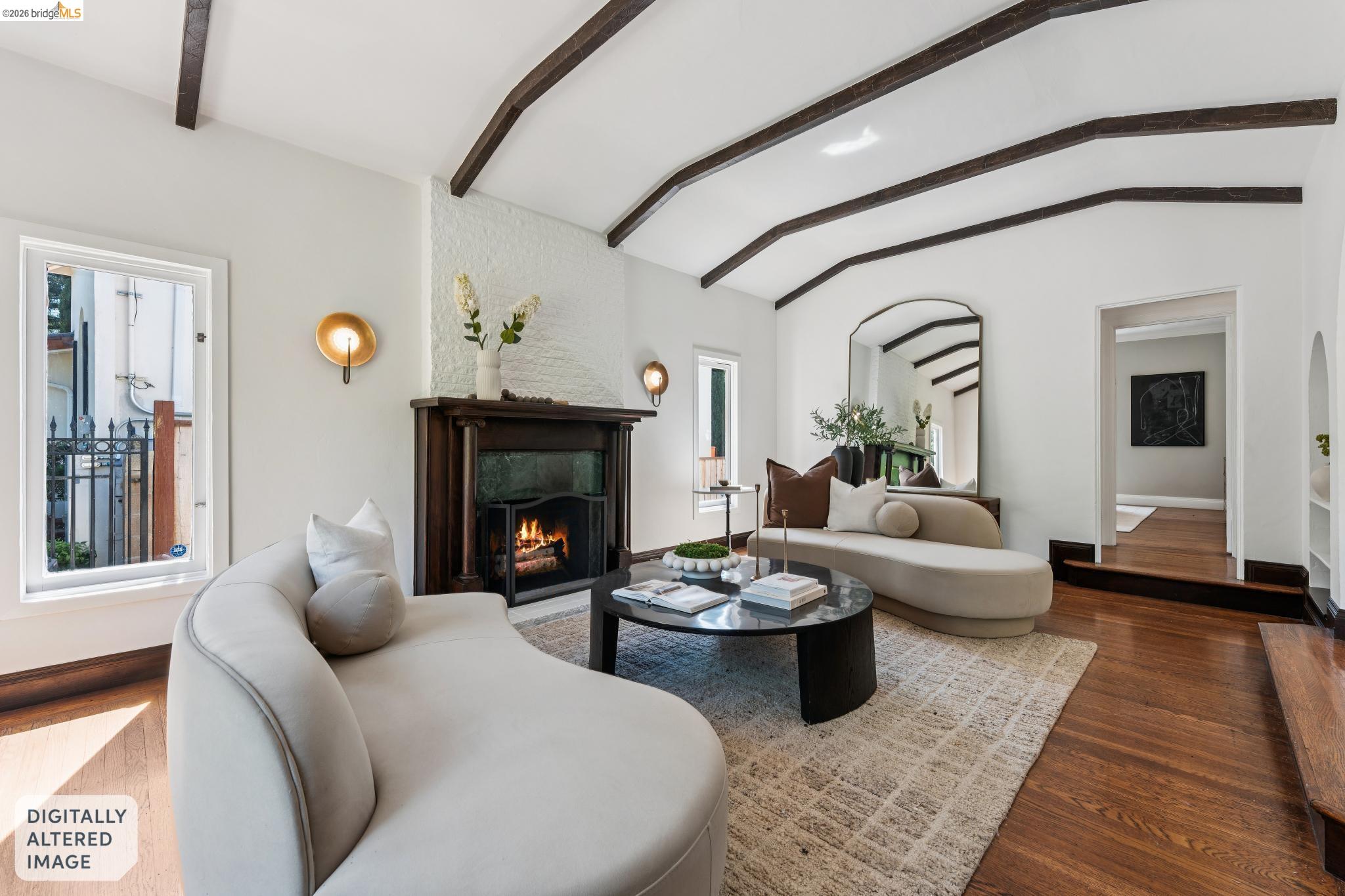 2615 La Cuesta Ave