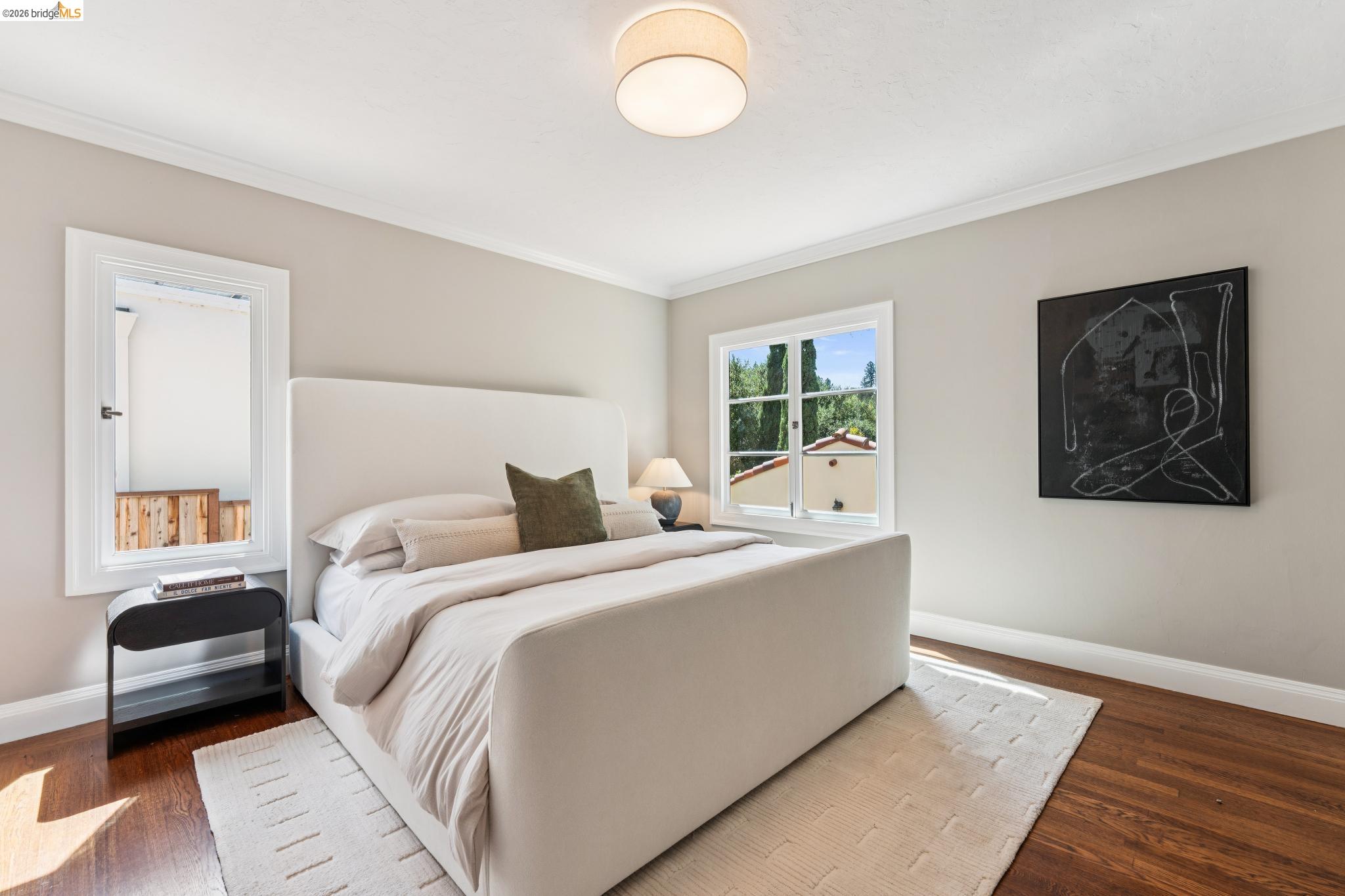 2615 La Cuesta Ave