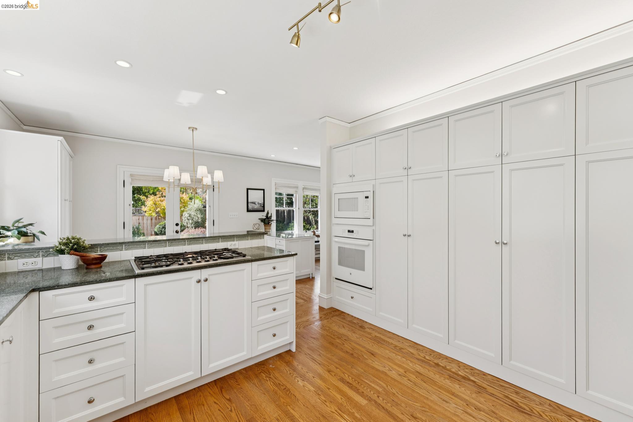 12 Brookside Ave